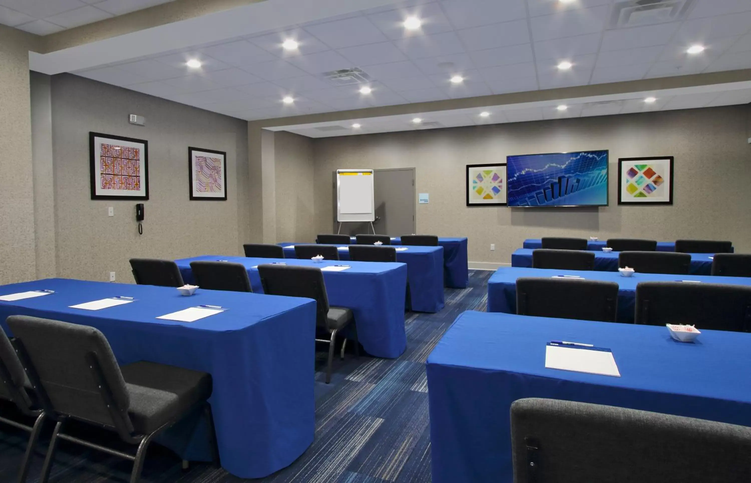 Meeting/conference room in Holiday Inn Express & Suites - Lake Charles South Casino Area, an IHG Hotel