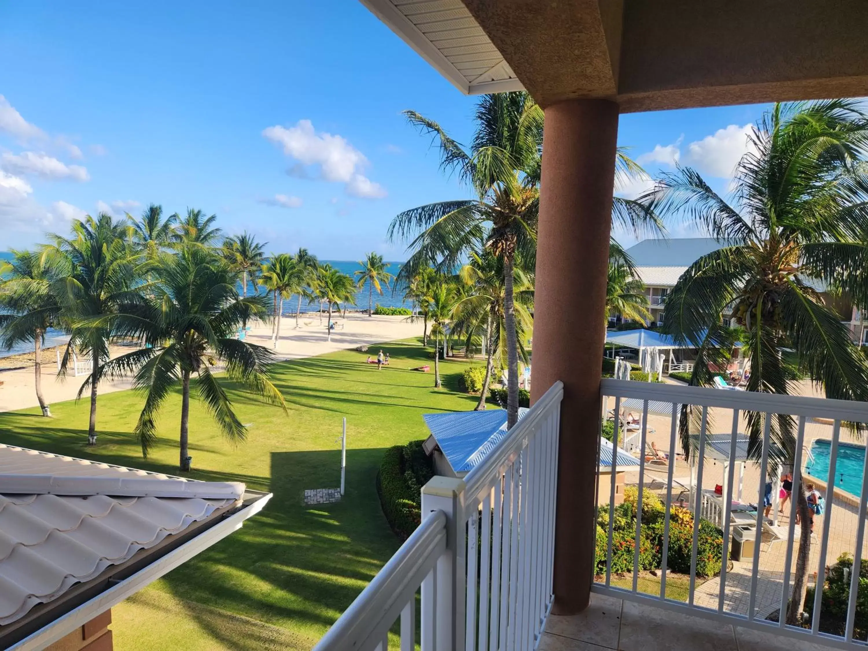 Photo of the whole room, Pool View in Holiday Inn Resort Grand Cayman, an IHG Hotel