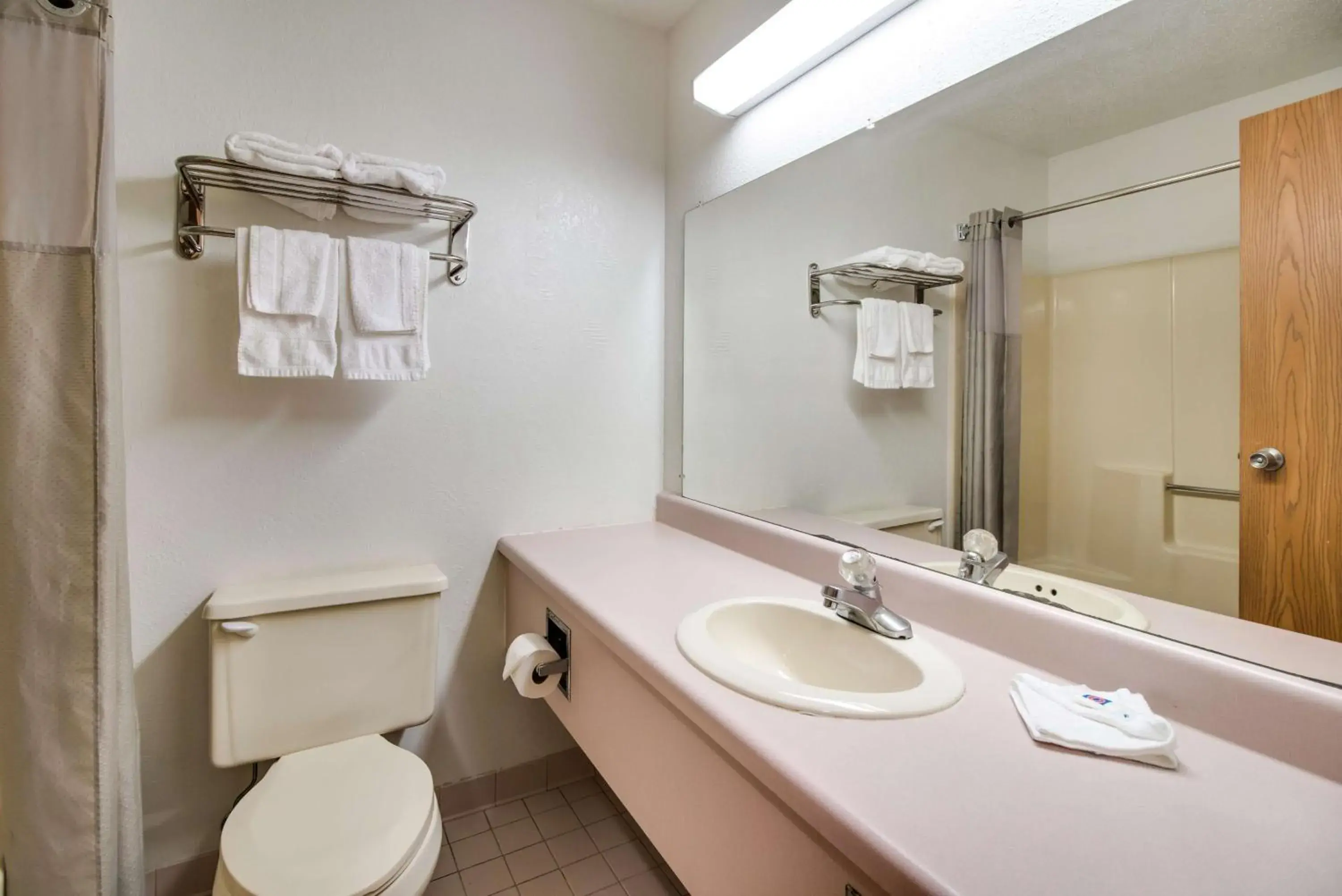 Bathroom in Motel 6-Marion, IL