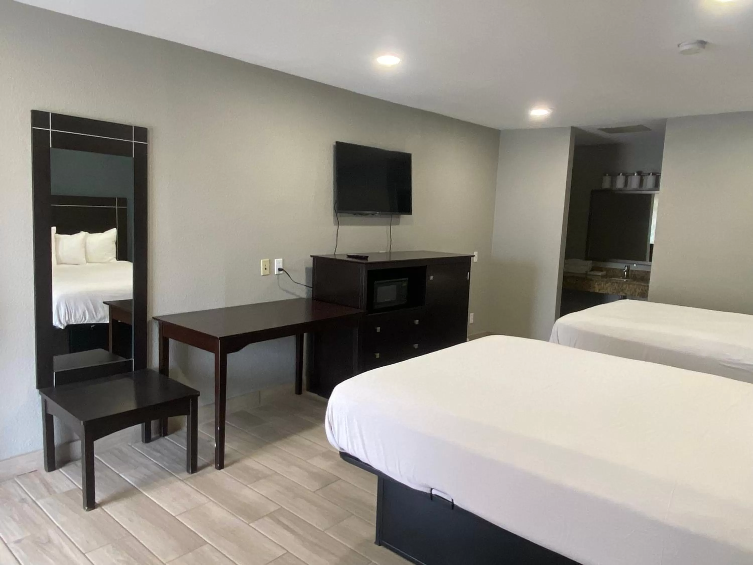 Bed in Falcon Executive Inn