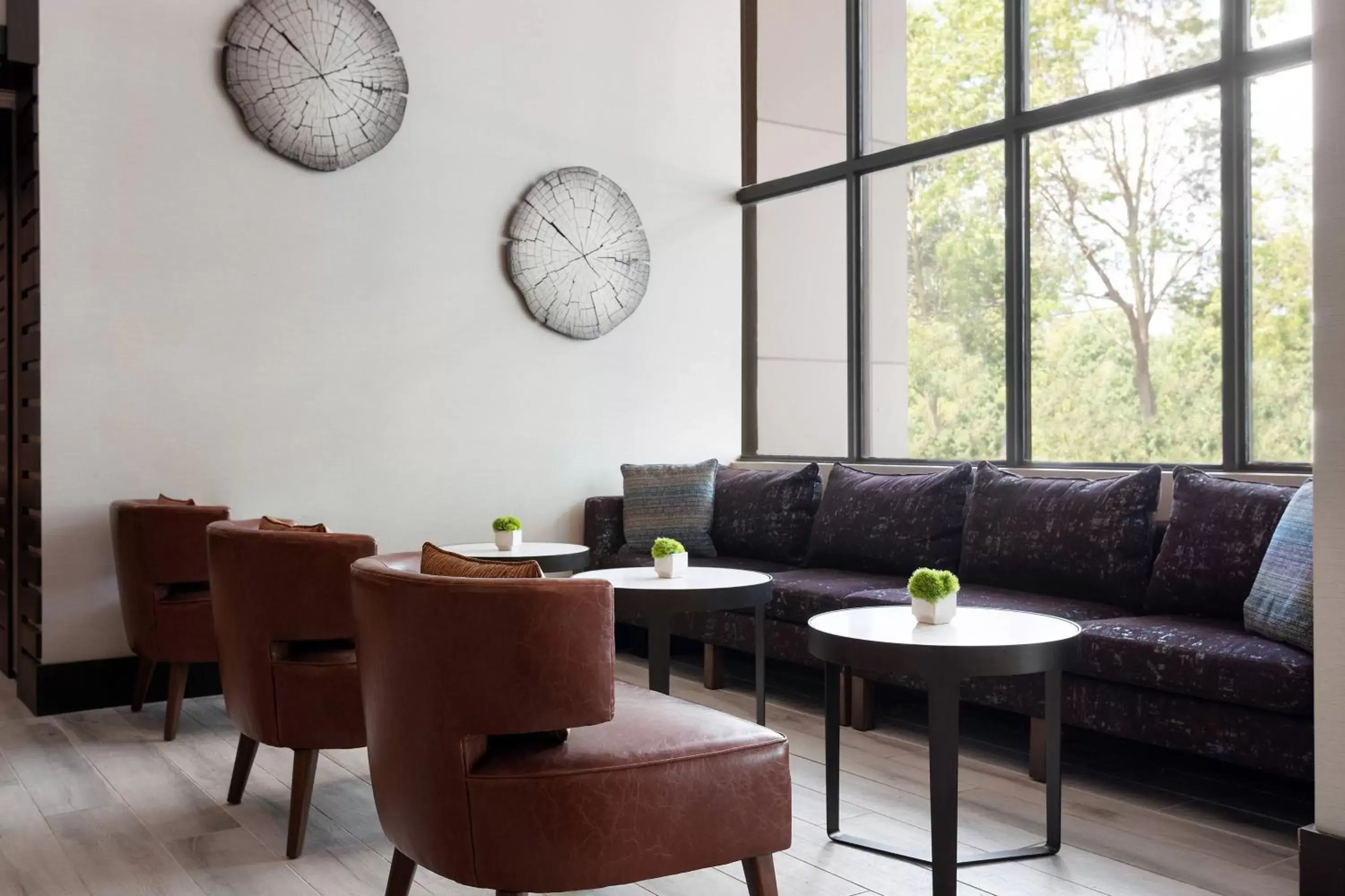 Lobby or reception, Seating Area in Delta Hotels by Marriott Burlington