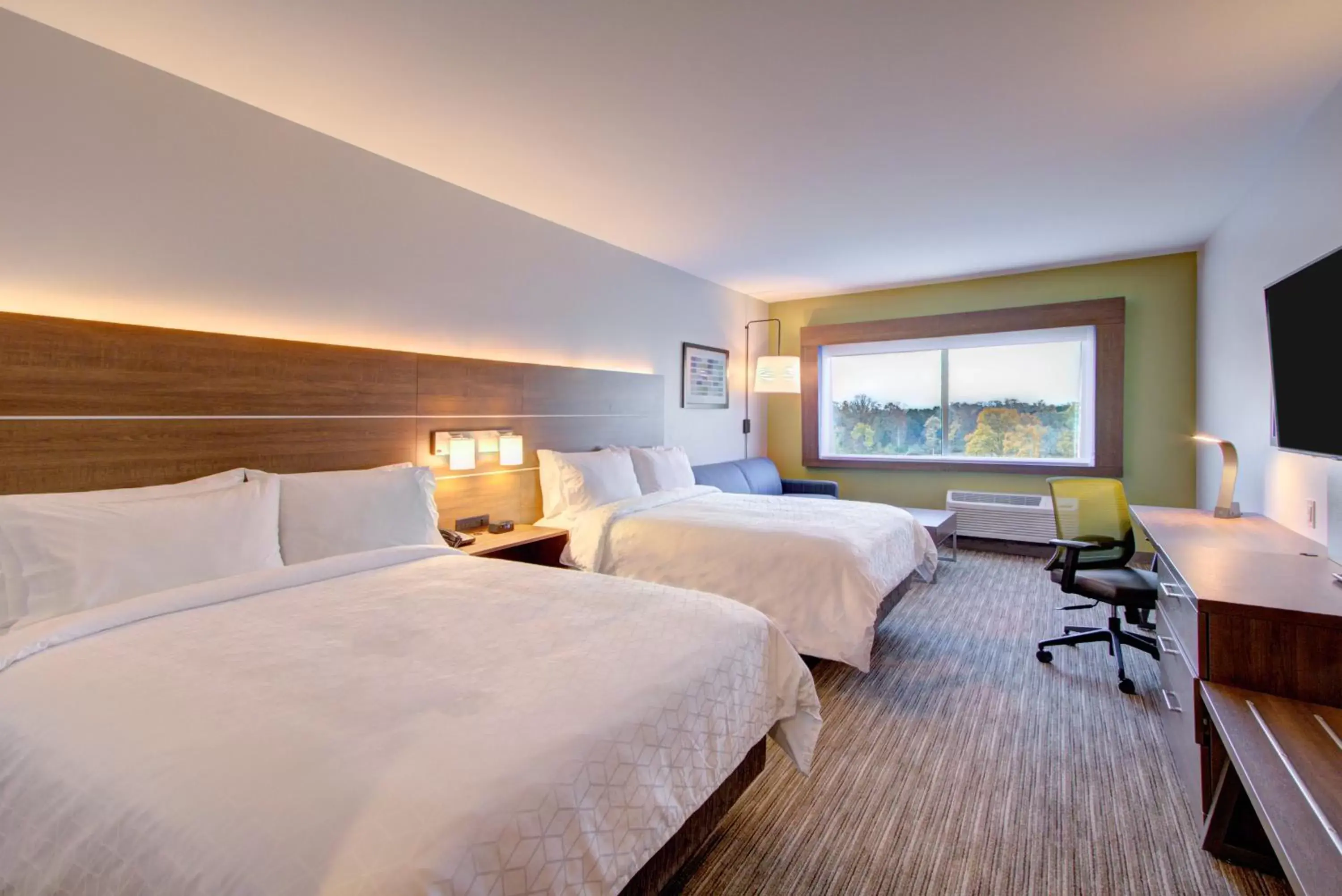 Holiday Inn Express & Suites Charlotte Southwest, an IHG Hotel