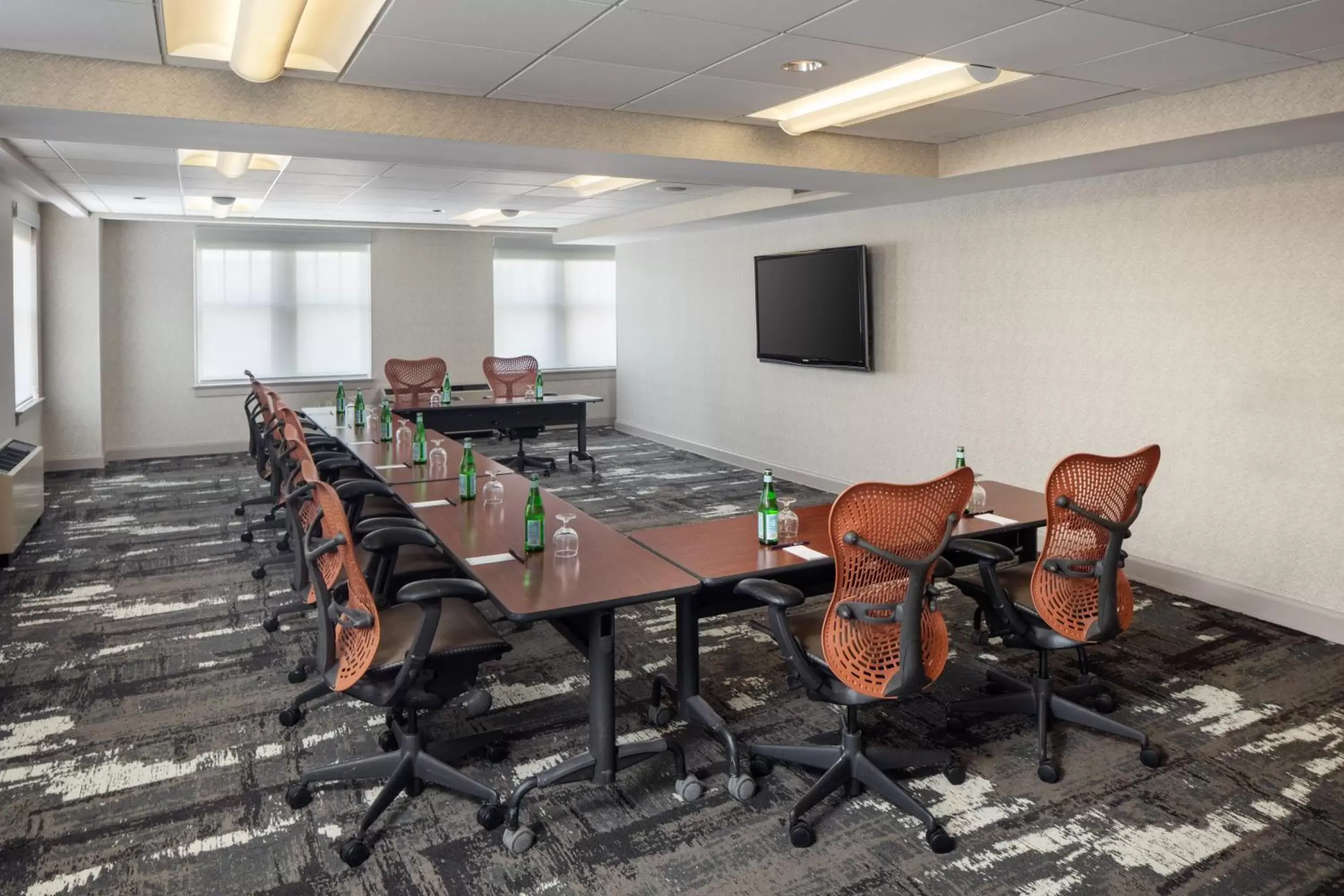 Meeting/conference room in DoubleTree Suites by Hilton Hotel Detroit Downtown - Fort Shelby