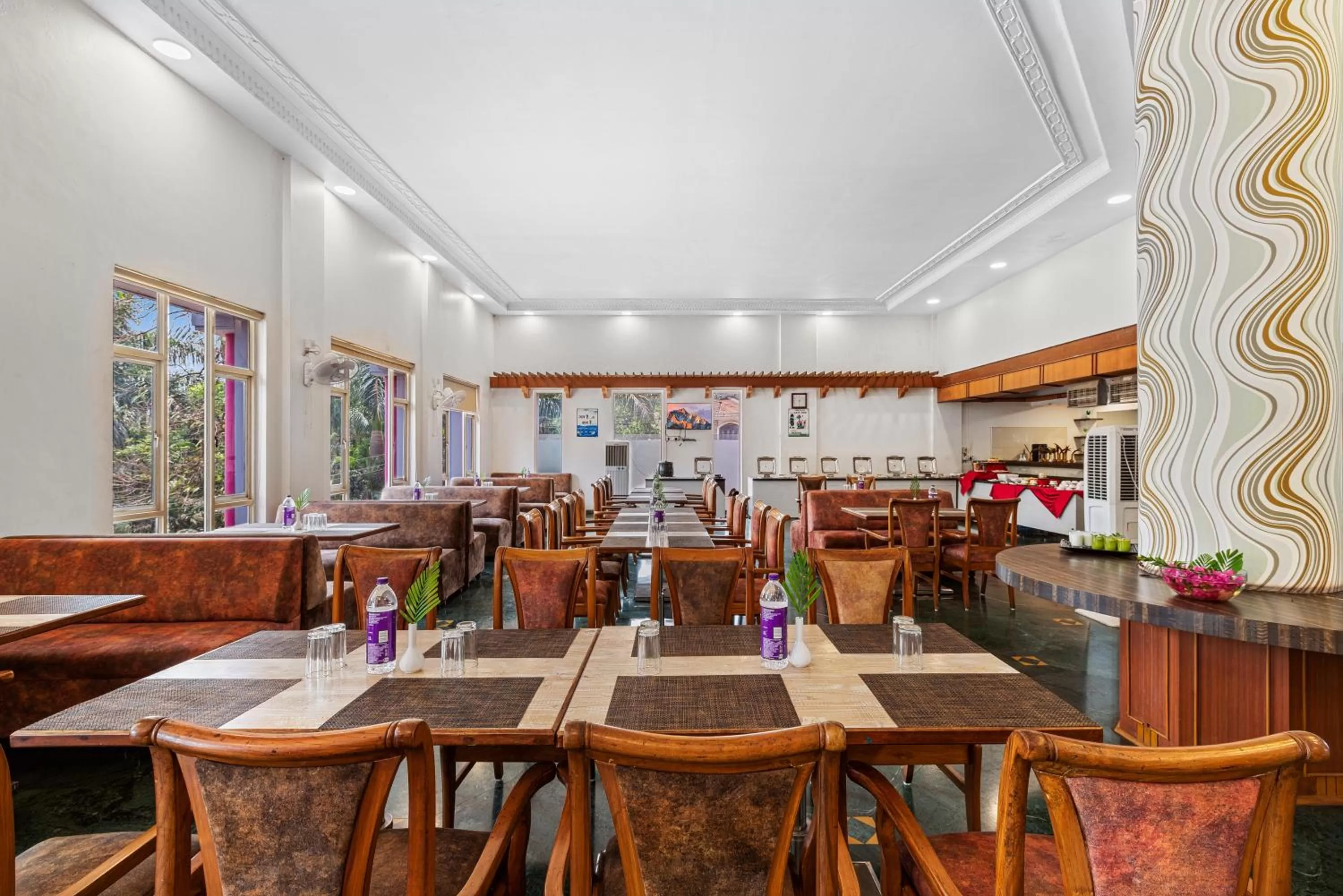 Restaurant/places to eat in Mayur Retreat & Spa