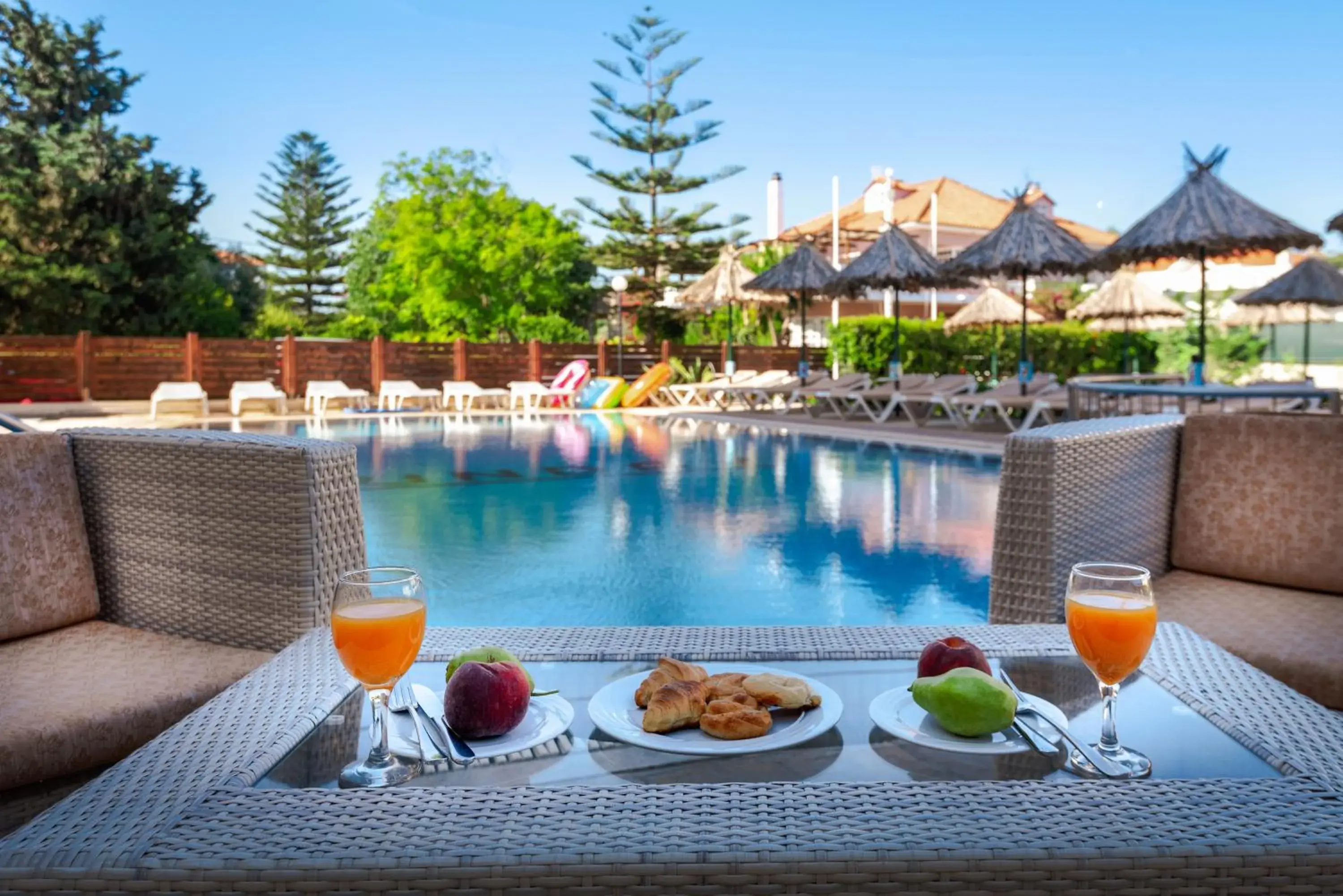 Lounge or bar, Swimming Pool in Sunday Hotel