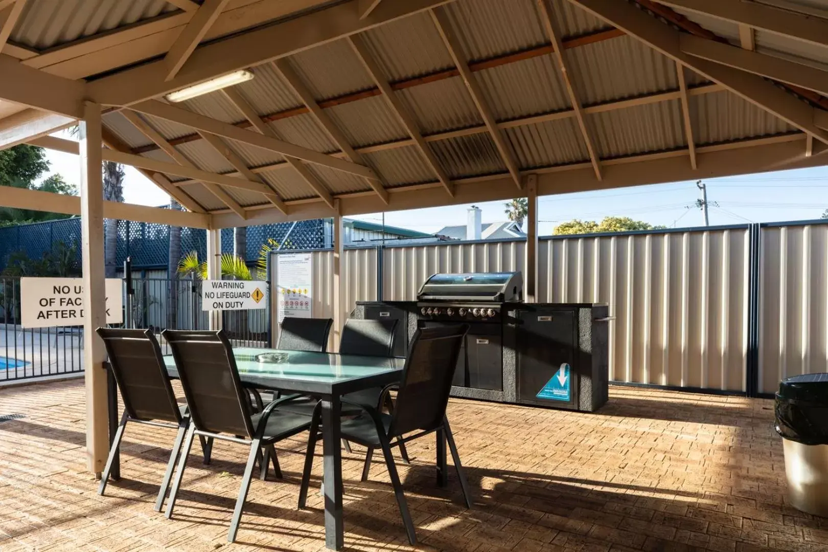BBQ facilities, Restaurant/Places to Eat in Sails Geraldton Accommodation