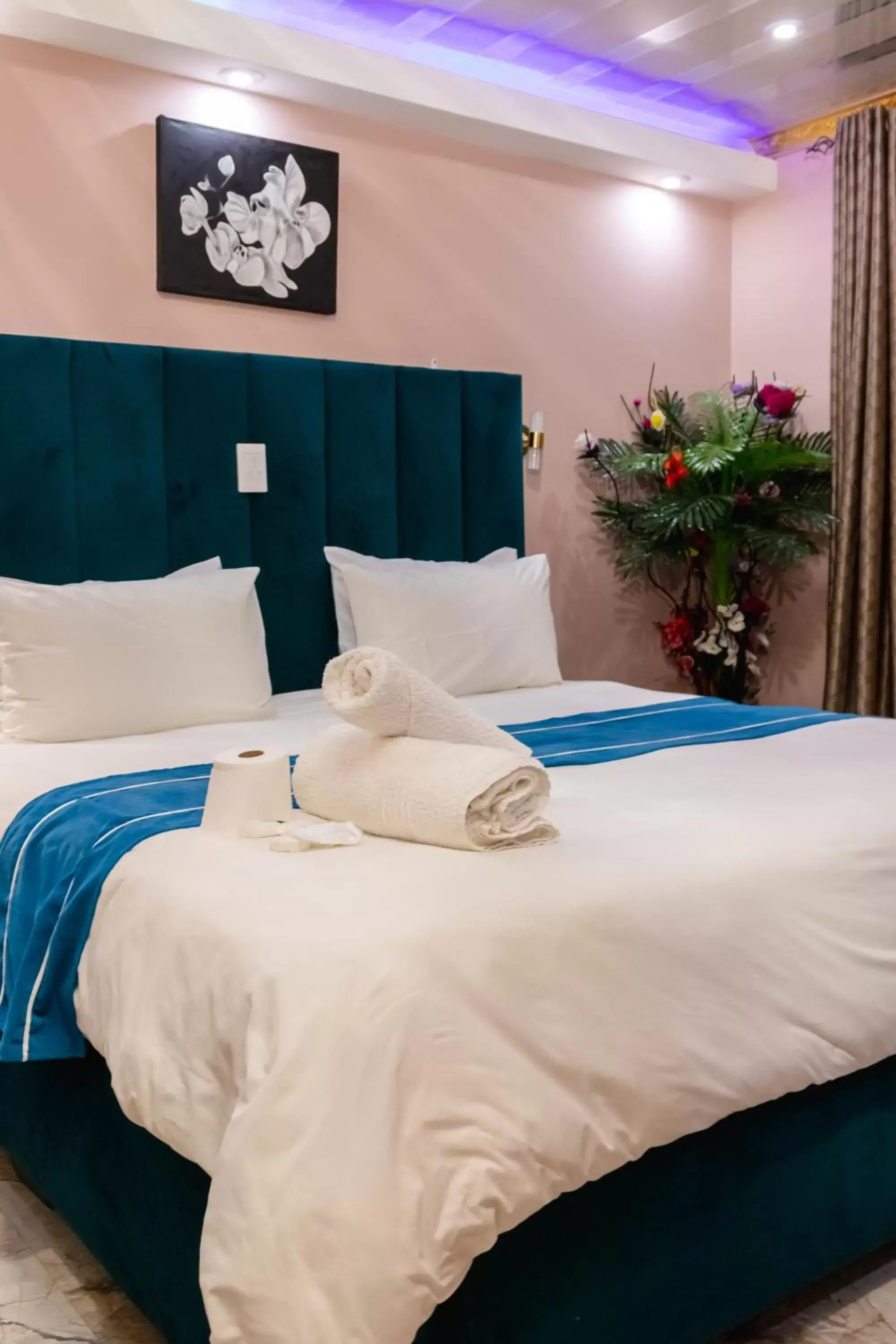 Standard Double or Twin Room - single occupancy in Gold Crown International Hotel Johannesburg Standard Double or Twin Room - single occupancy in Gold Crown International Hotel Johannesburg