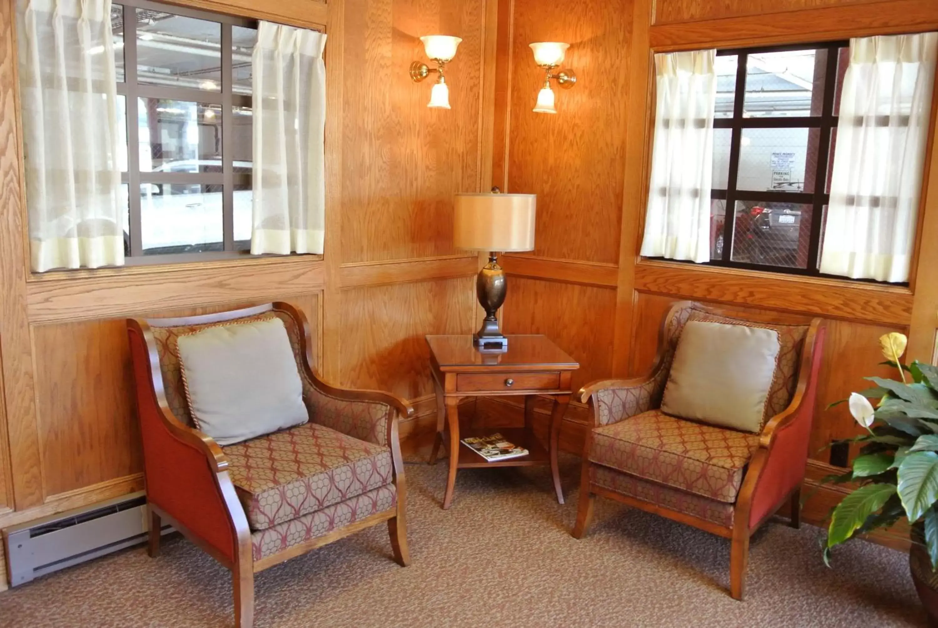 Lobby or reception, Seating Area in Cow Hollow Inn and Suites