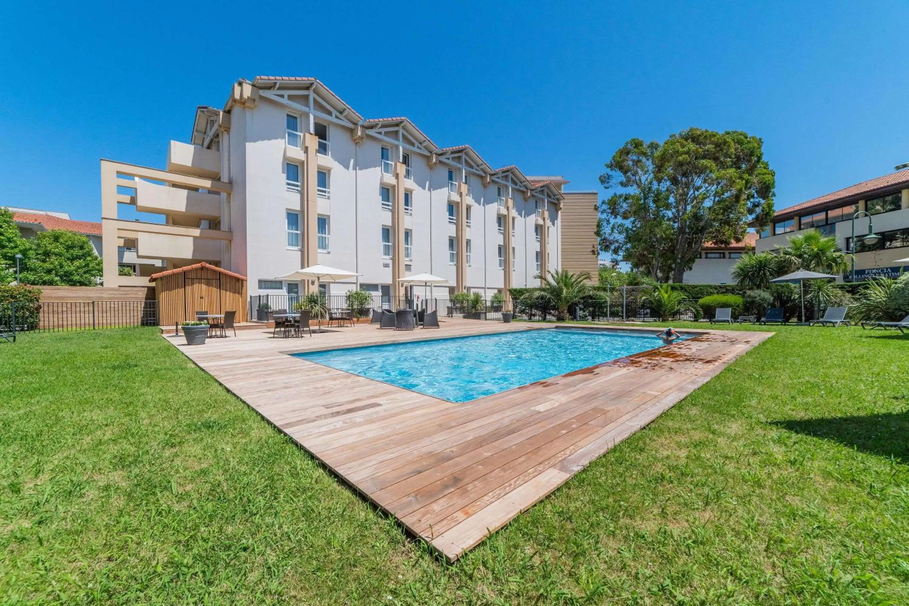 On site in Hôtel Jules Verne Biarritz