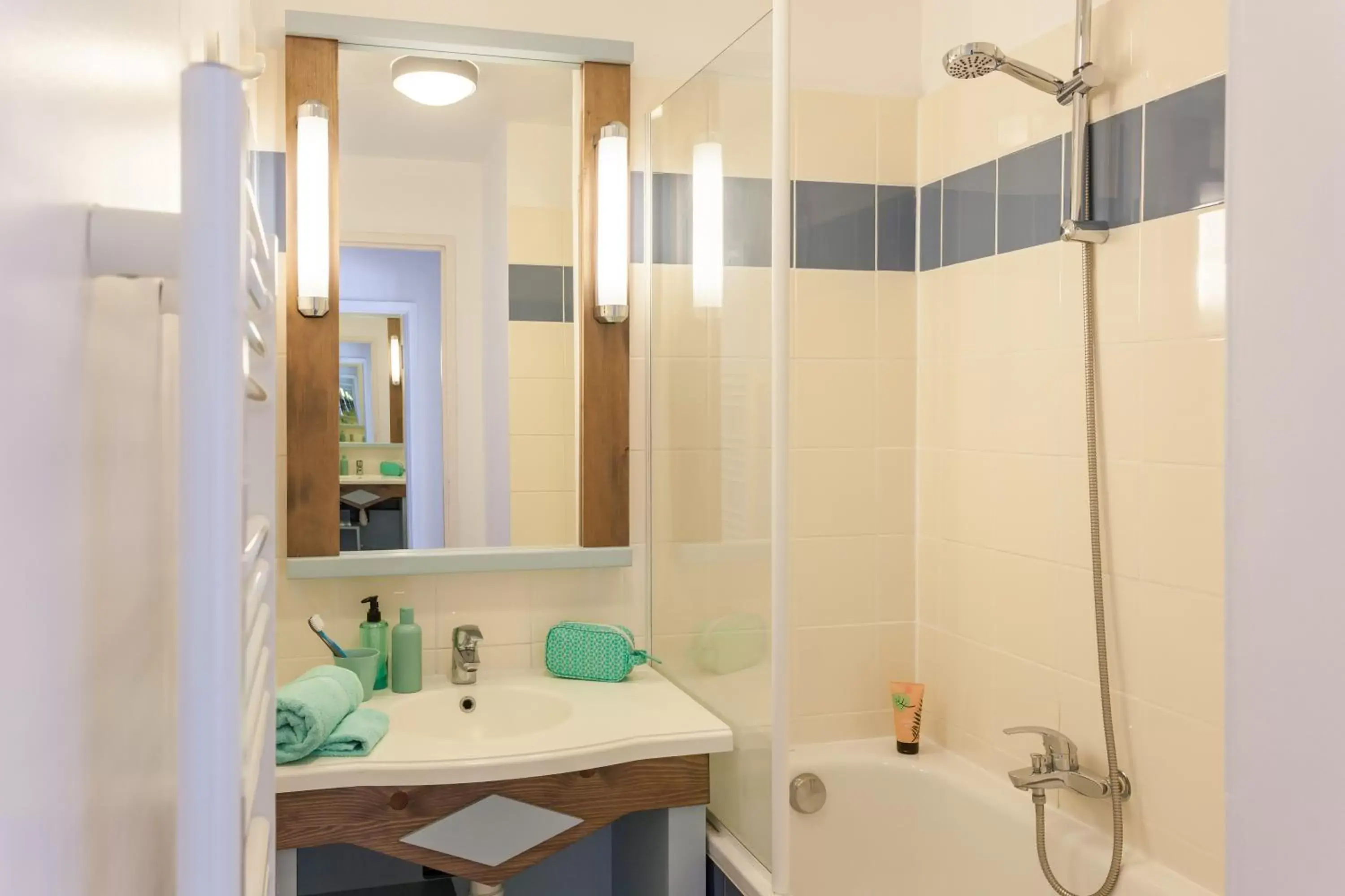 Shower, Bathroom in Résidence Pierre & Vacances Cap-Morgat