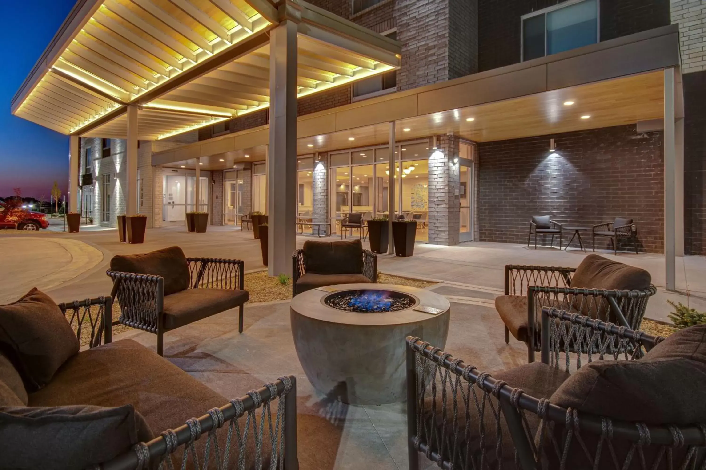 Property building, Lounge/Bar in TownePlace Suites by Marriott Cincinnati Airport South