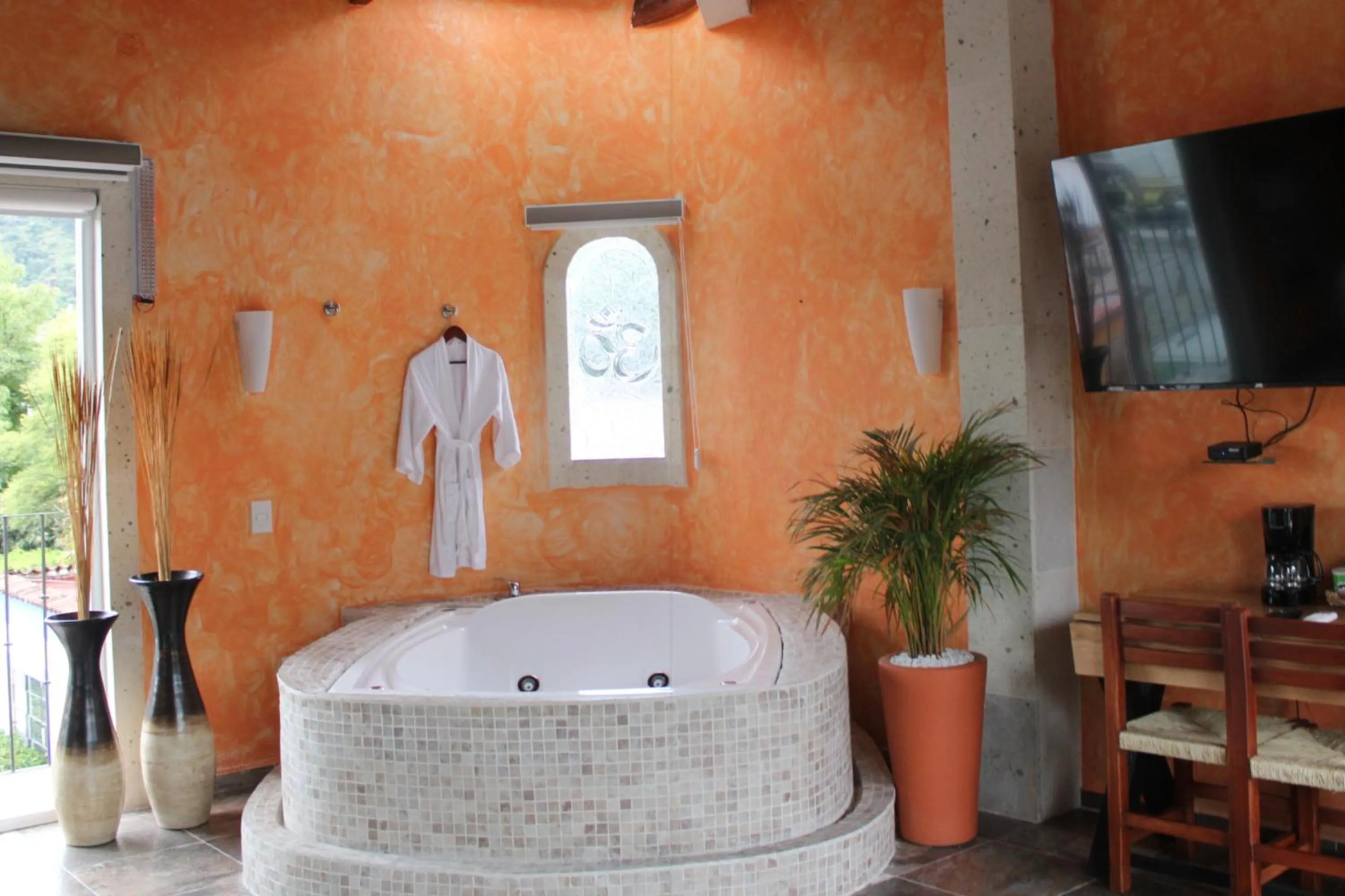 Hot Tub in Nequi Hotel Boutique