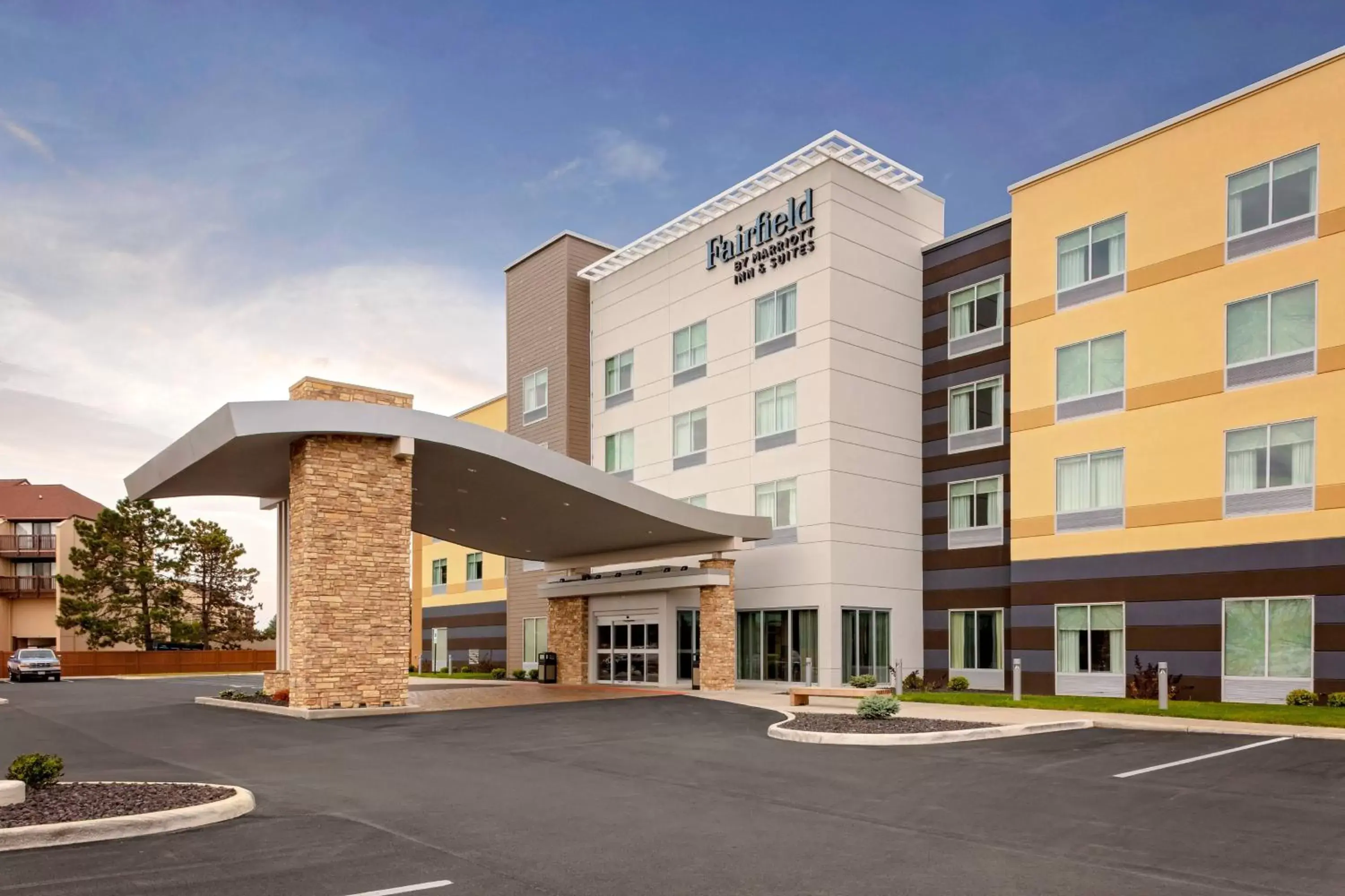 Property Building in Fairfield by Marriott Port Clinton Waterfront