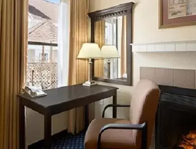 Seating Area in Hawthorn Suites - Fort Wayne