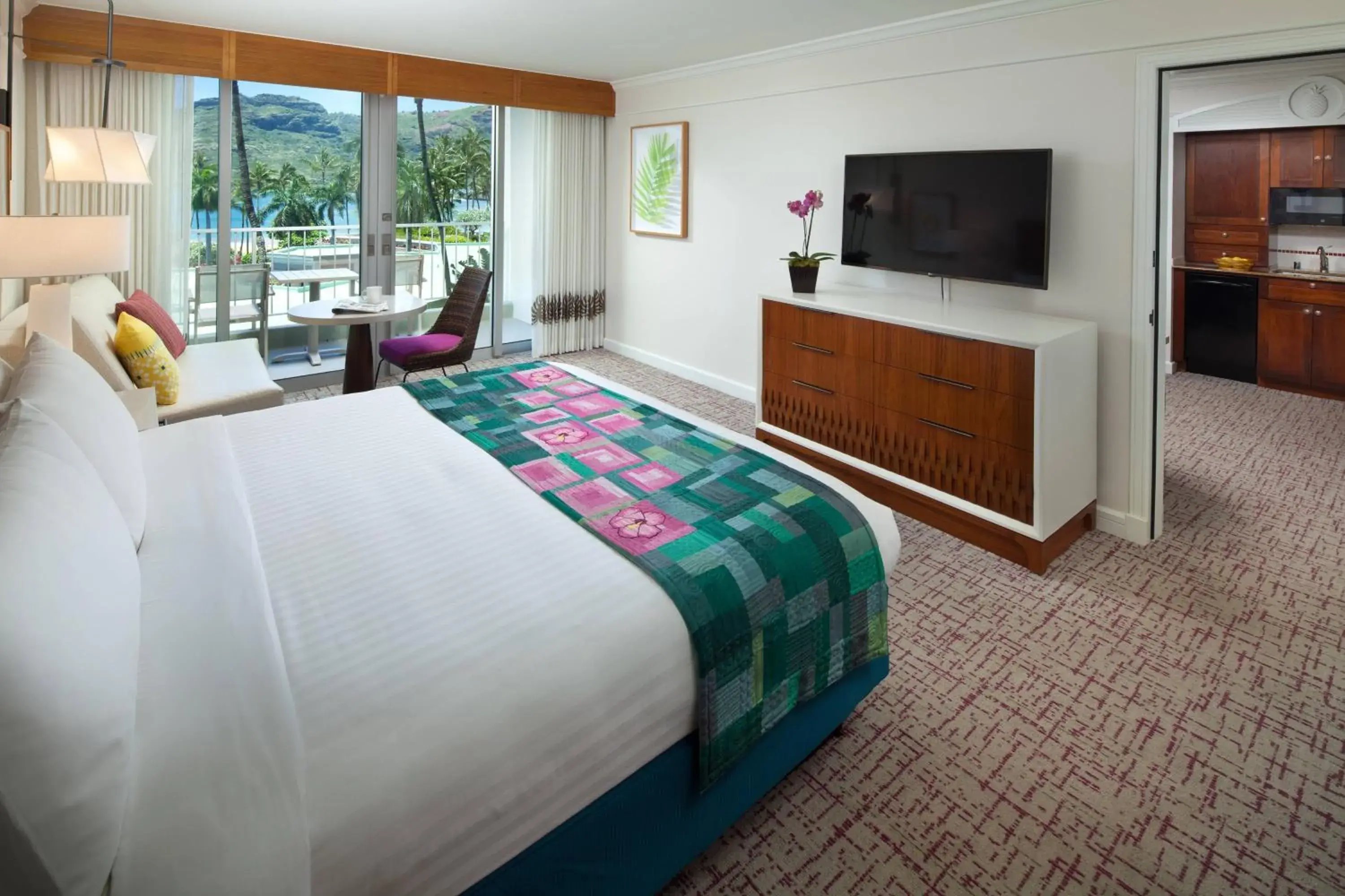 Bedroom, TV/Entertainment Center in Marriott's Kaua'I Beach Club