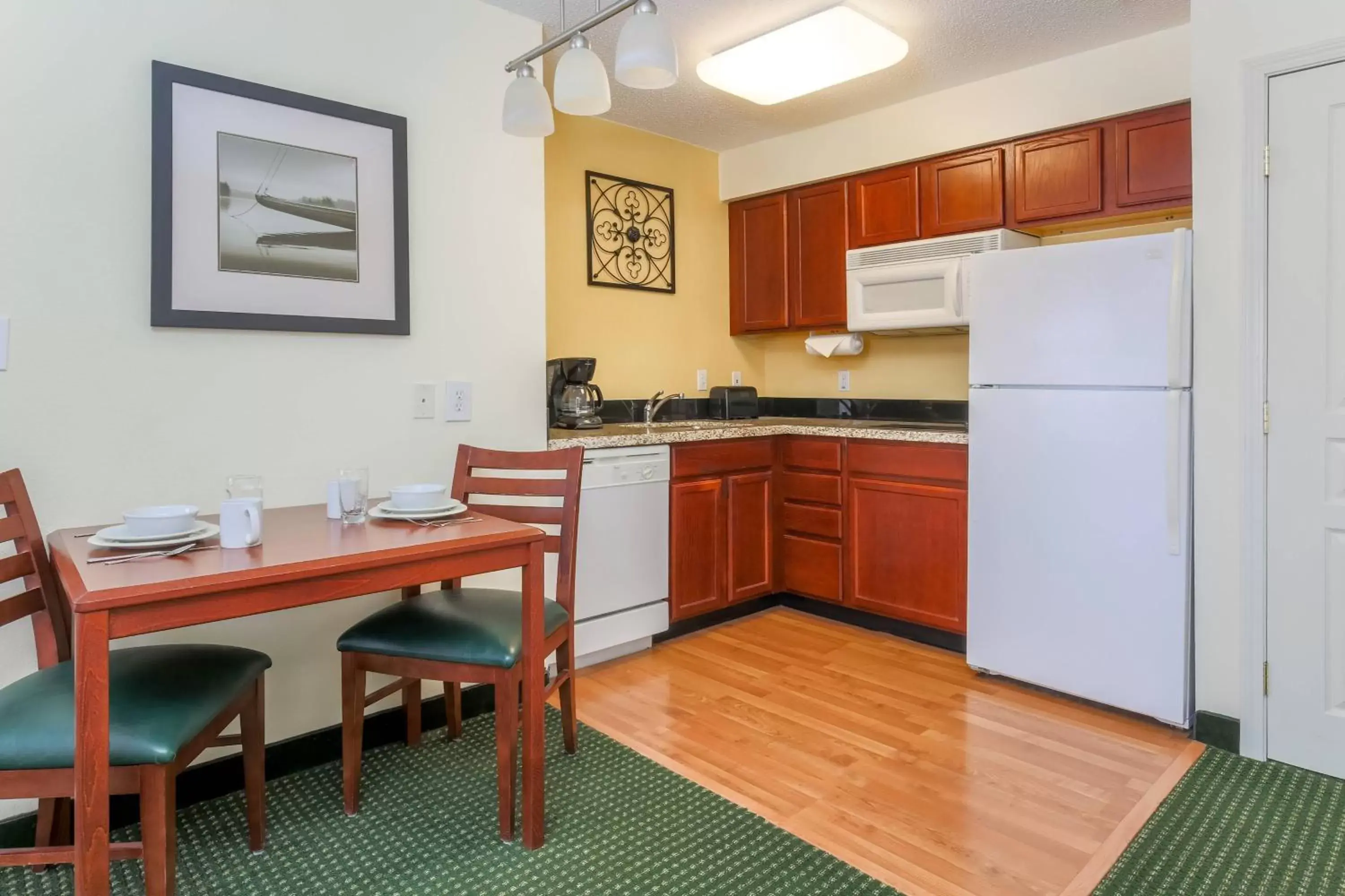 Kitchen or kitchenette, Kitchen/Kitchenette in Residence Inn by Marriott Oklahoma City South