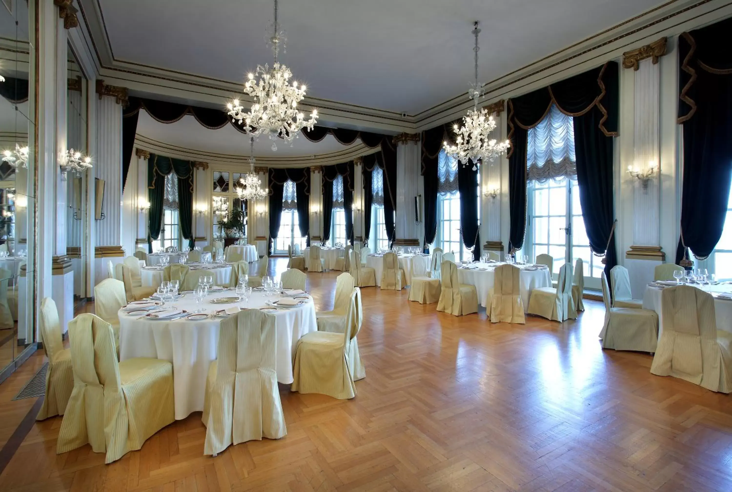 Restaurant/places to eat, Banquet Facilities in Eurostars Hotel Excelsior