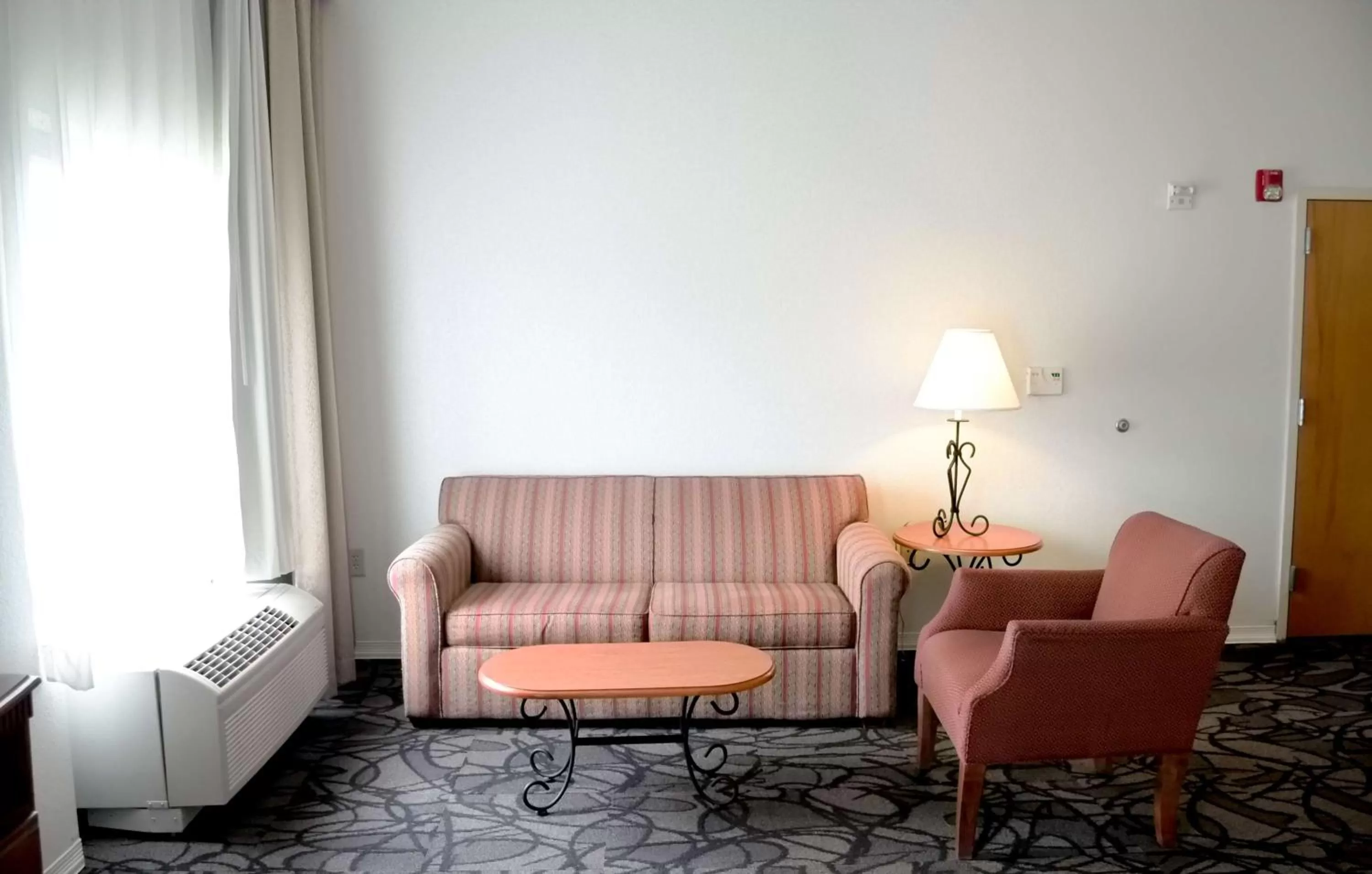 King Room with Bath Tub - Disability/Hearing Access in Hampton Inn & Suites Birmingham-Pelham - I-65