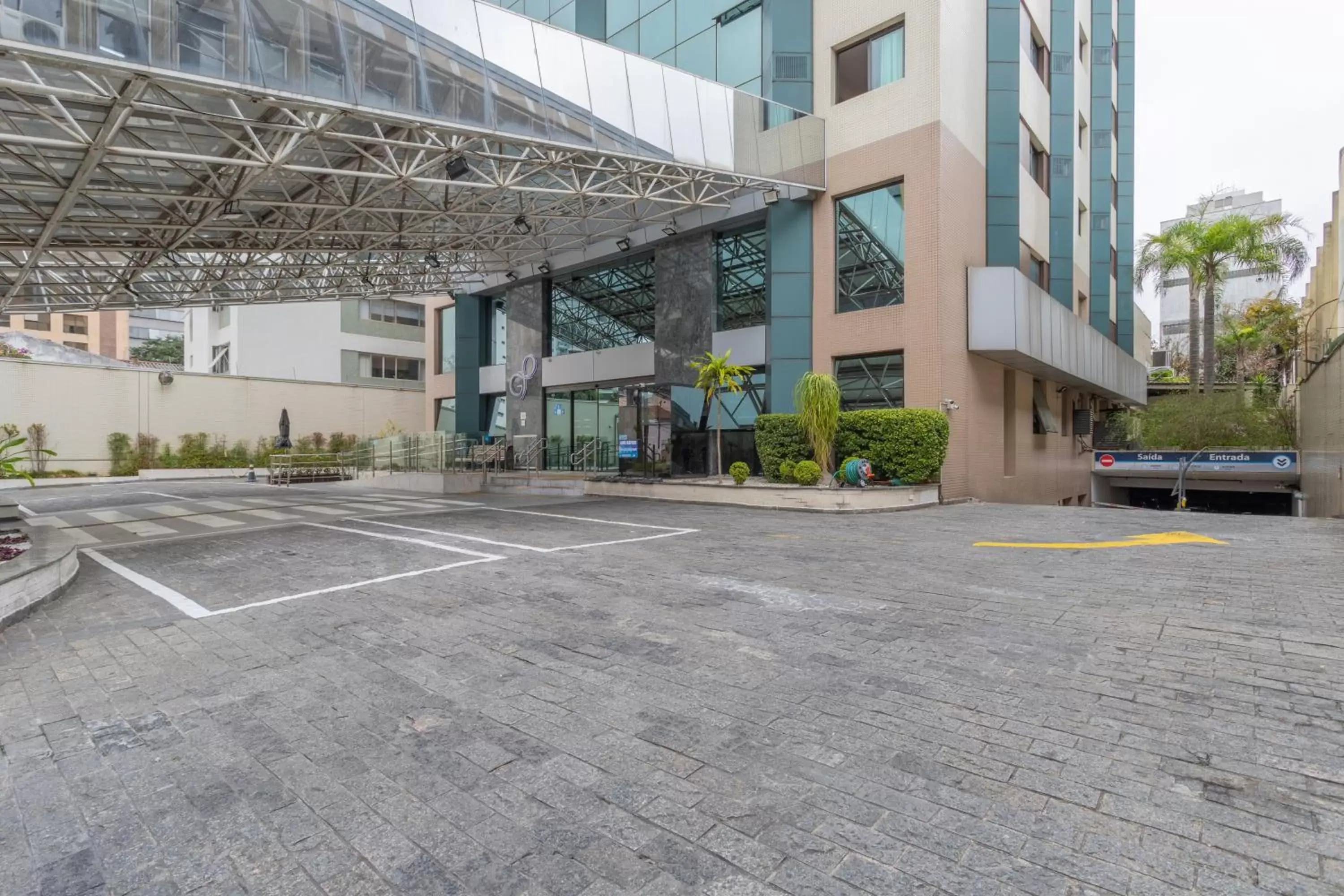 Facade/entrance in Green Place Ibirapuera Facade/entrance in Green Place Ibirapuera