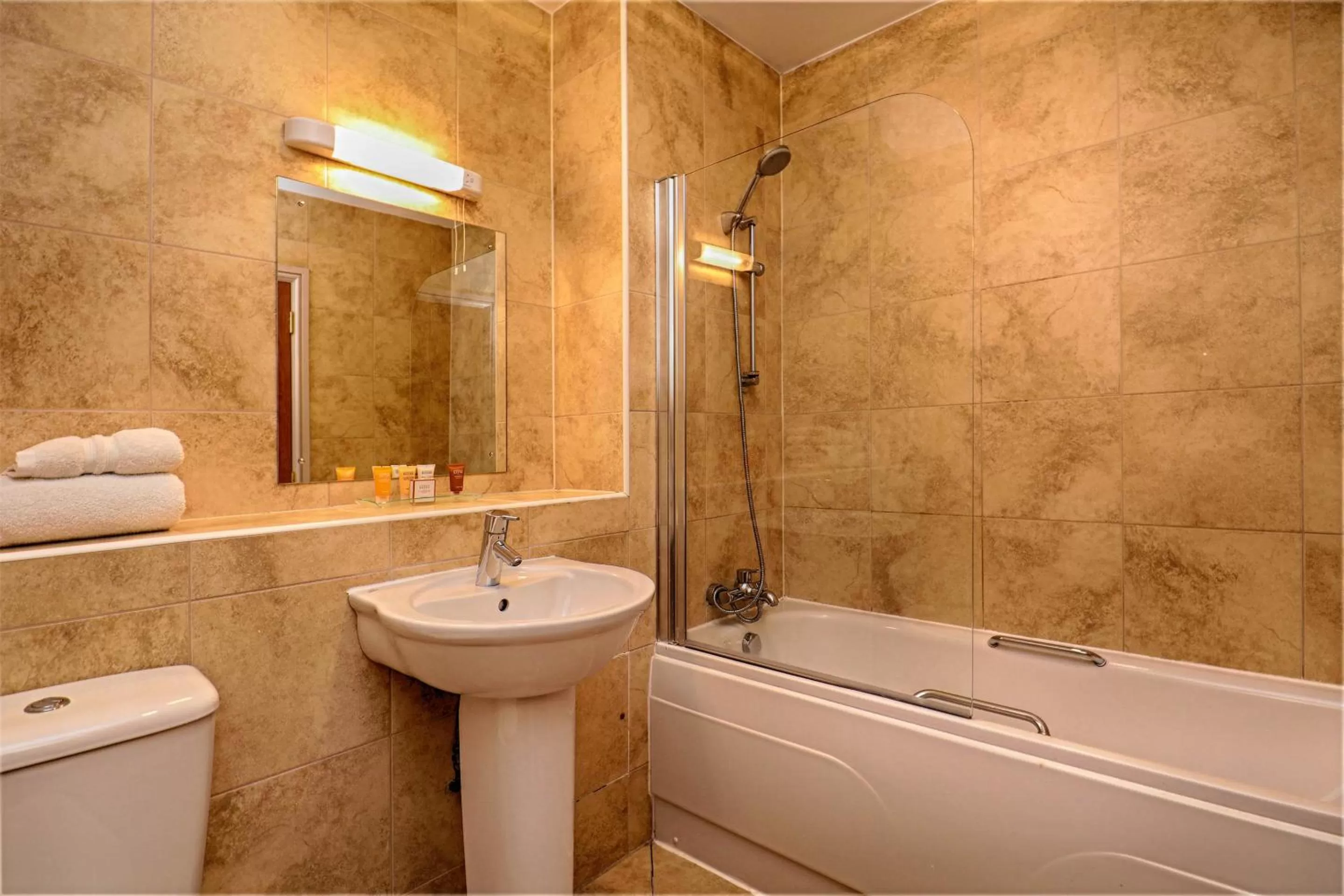 Bathroom in Muthu Clumber Park Hotel and Spa