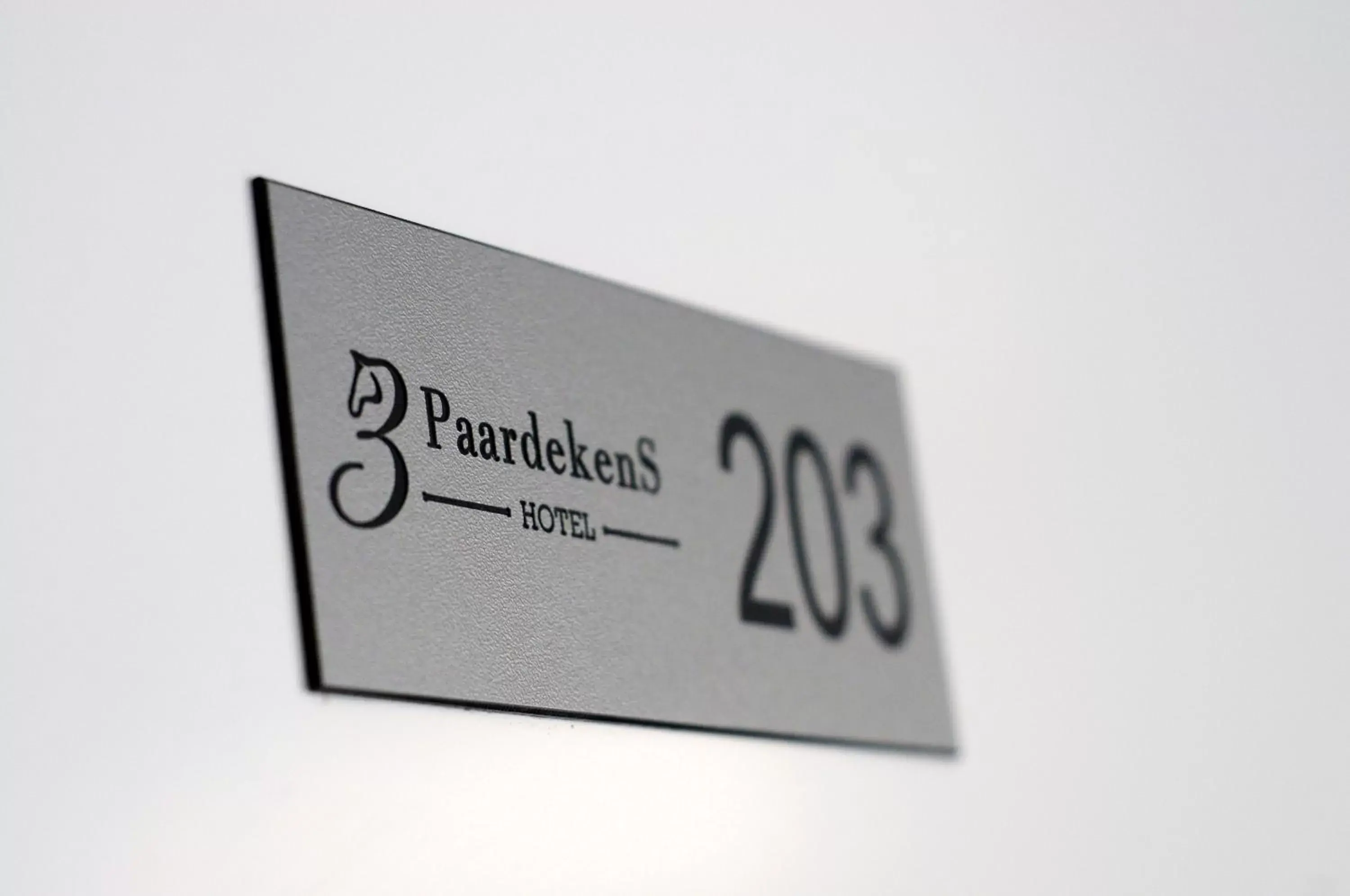 Property logo or sign in 3 Paardekens - A City Centre Hotel