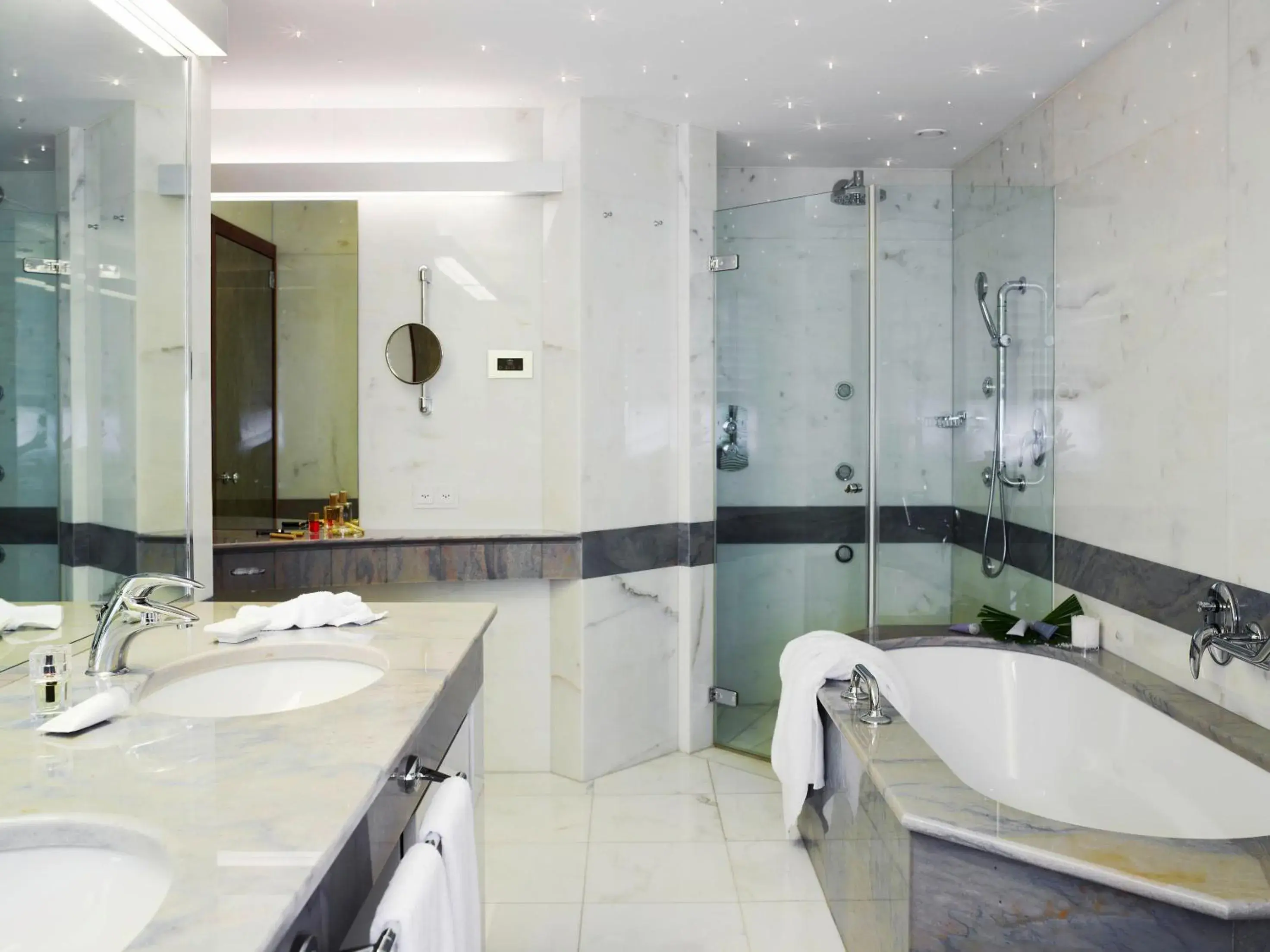 Bathroom in Villa Orselina - Small Luxury Hotel