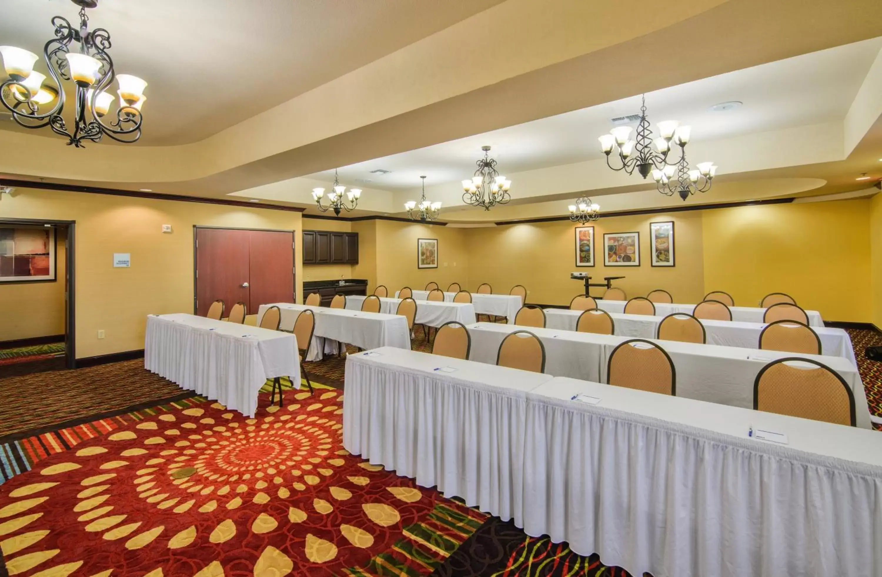 Meeting/conference room in Holiday Inn Express Hotel & Suites Terrell, an IHG Hotel