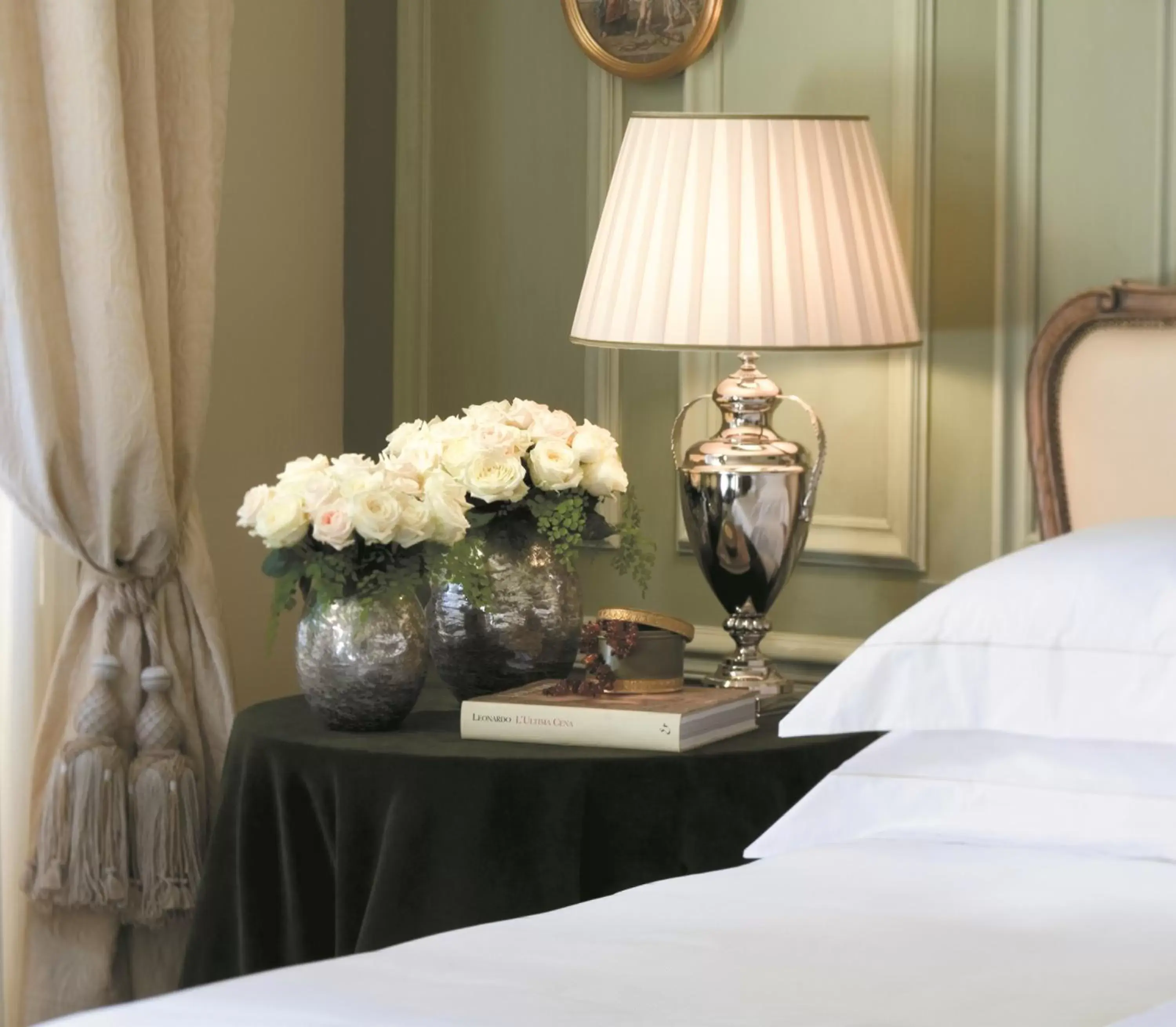 Bed in Four Seasons Hotel Firenze