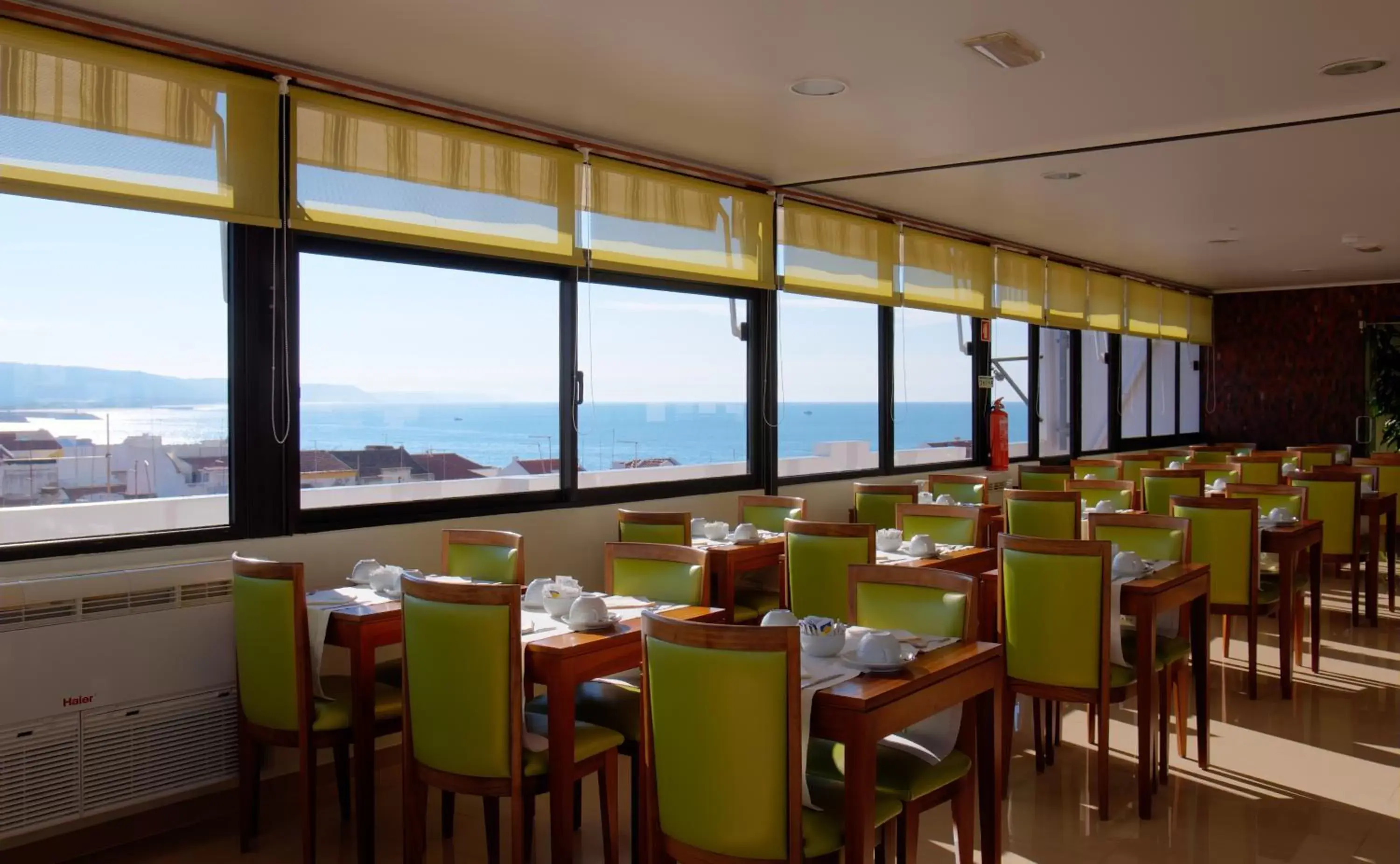 Restaurant/Places to Eat in Hotel Mare