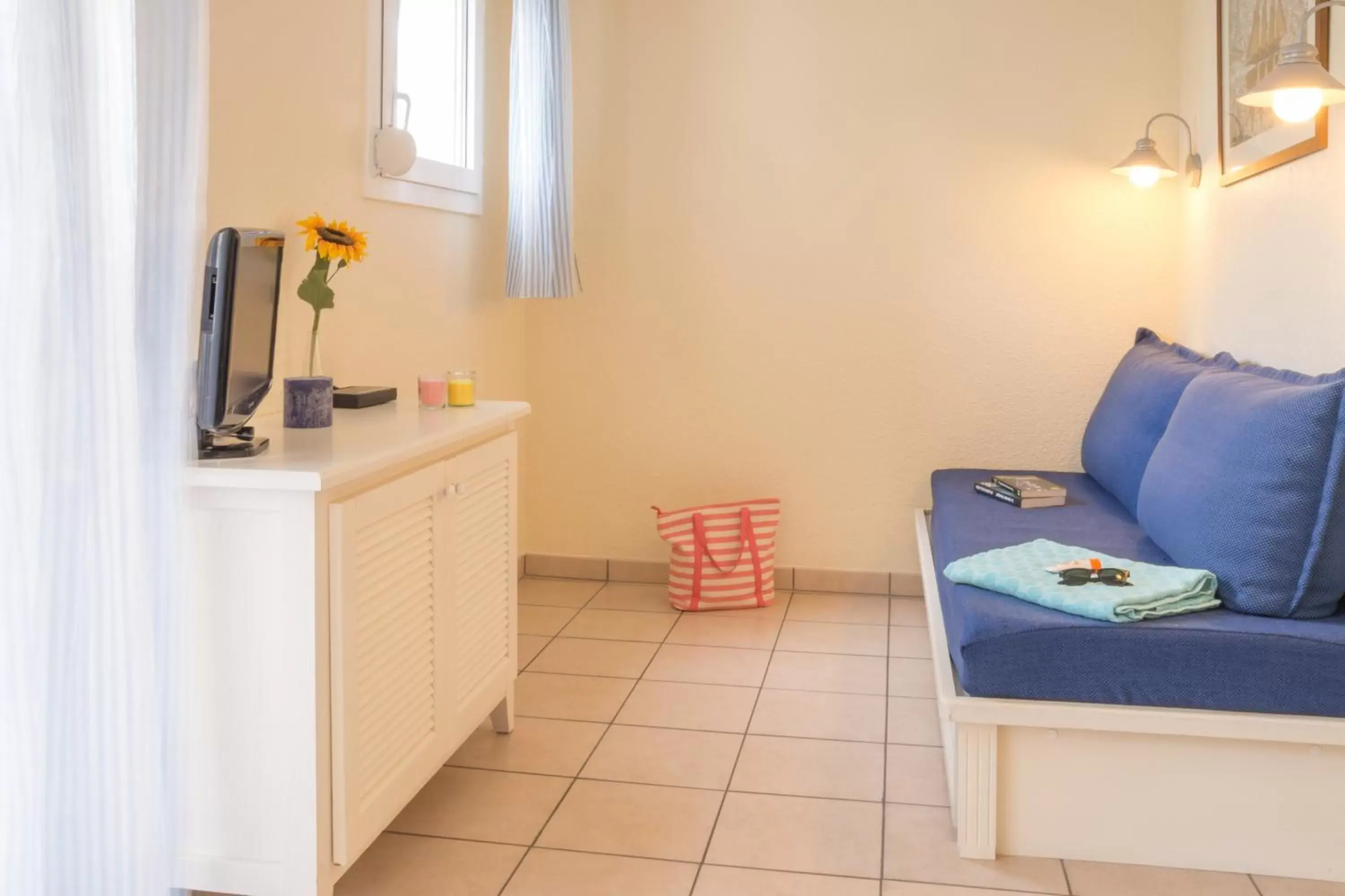 Kitchen or kitchenette, Seating Area in Résidence Pierre & Vacances Bleu Marine