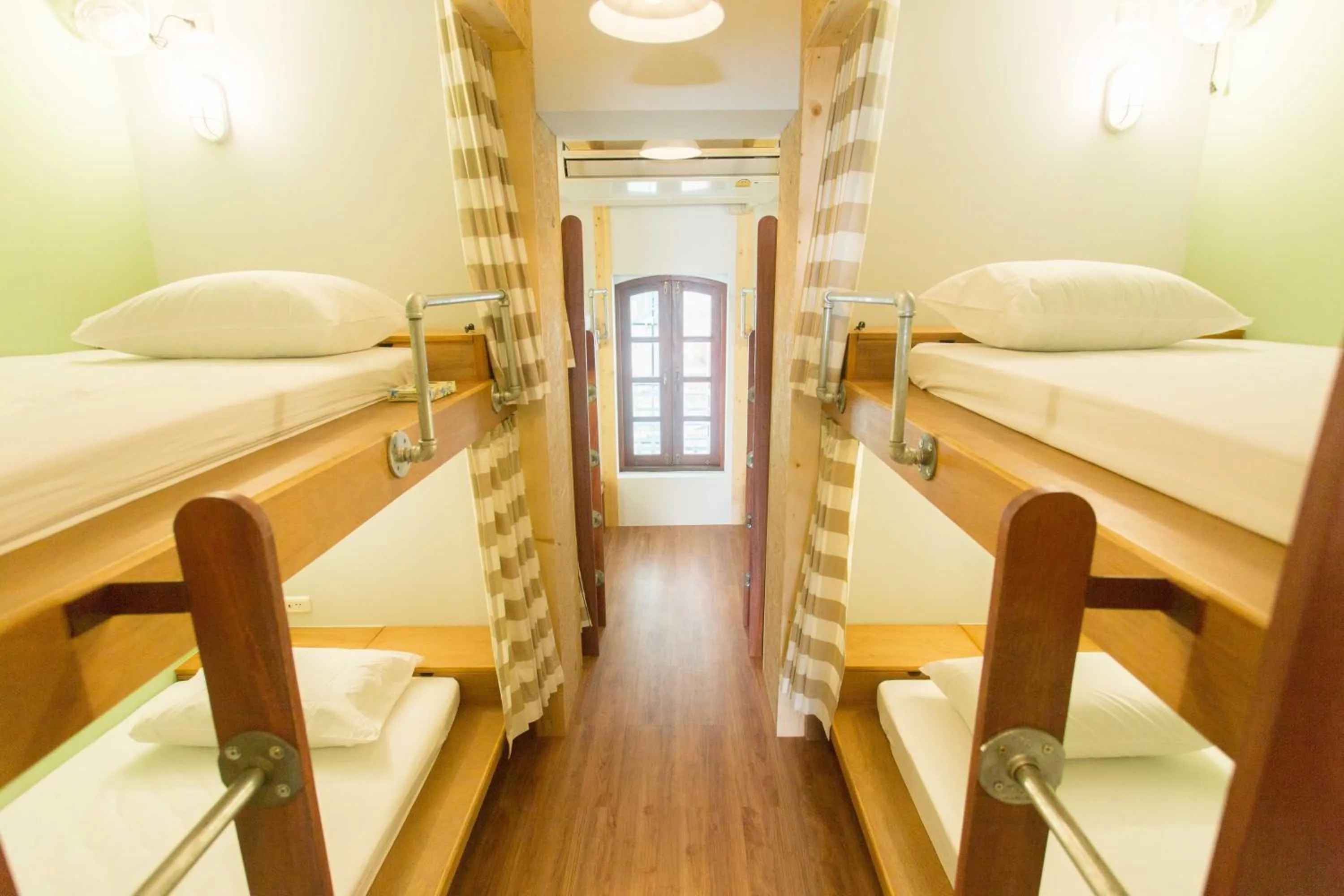 Bedroom, Bed in Barn & Bed Hostel