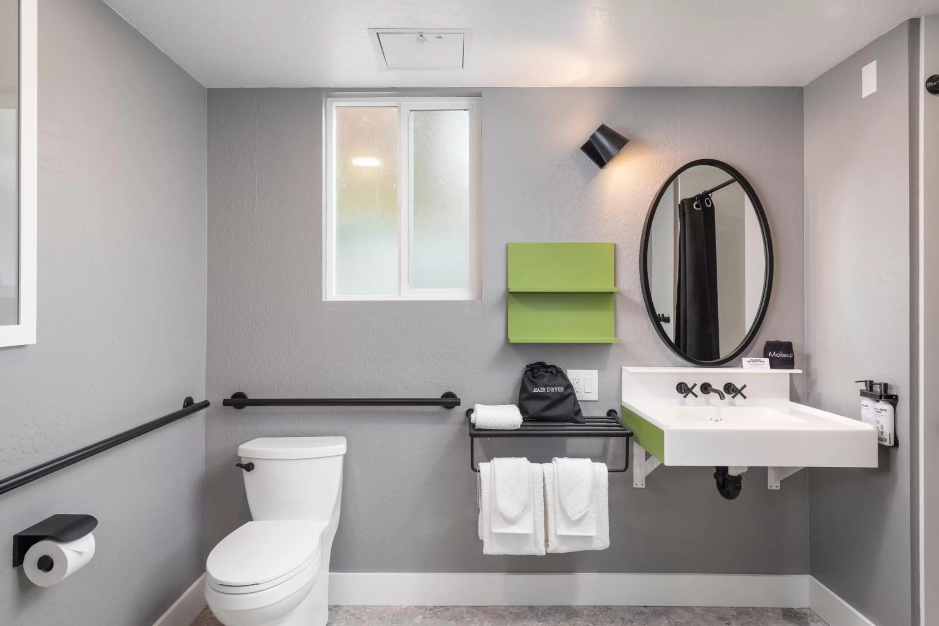 Toilet in Hotel Lumberjack - Sonora