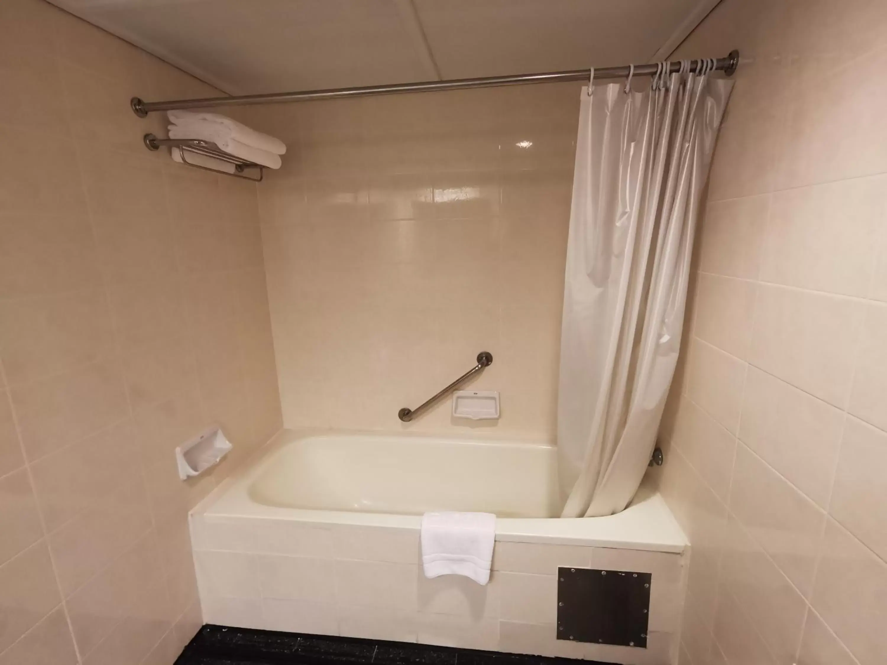 Bathroom in Tongtara Riverview Hotel