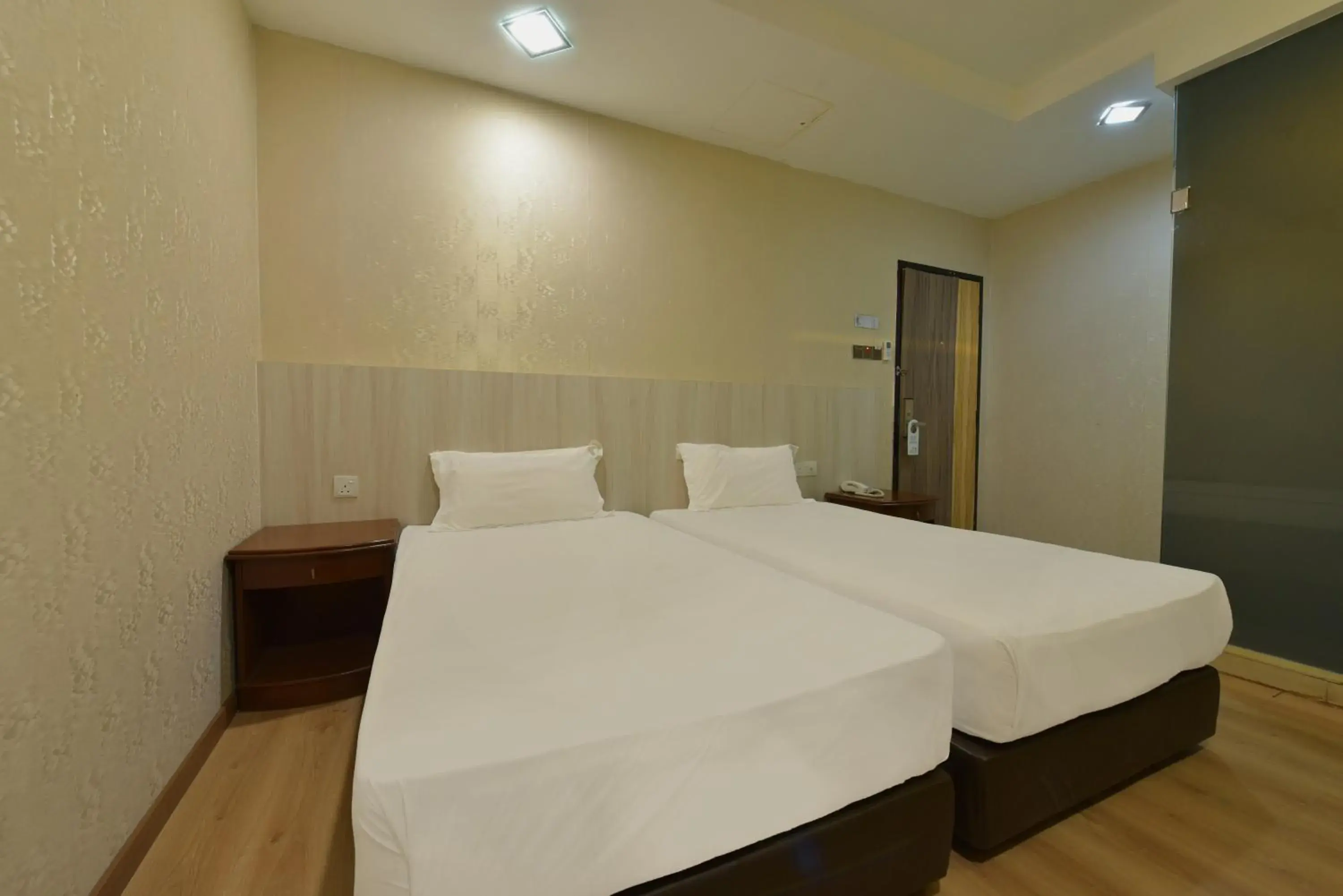 Bedroom, Bed in Townhouse OAK Hotel Holmes Johor Jaya