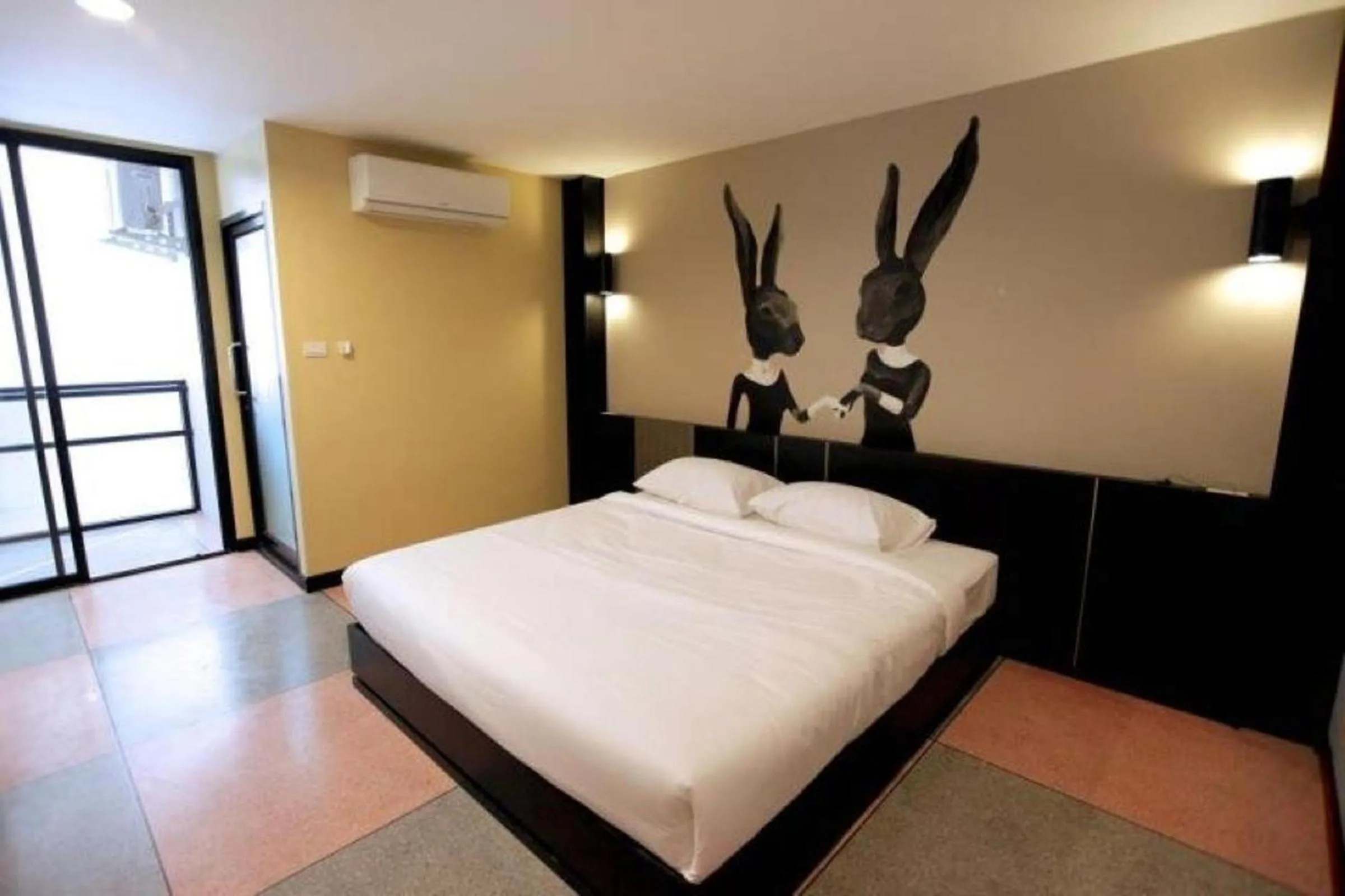 Bedroom, Bed in Pen Ta Hug Hotel