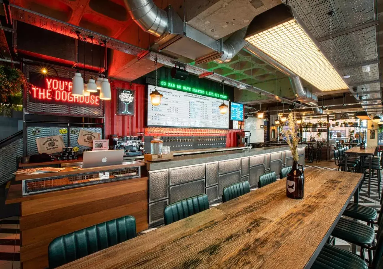 Restaurant/places to eat, Lounge/Bar in BrewDog DogHouse Manchester