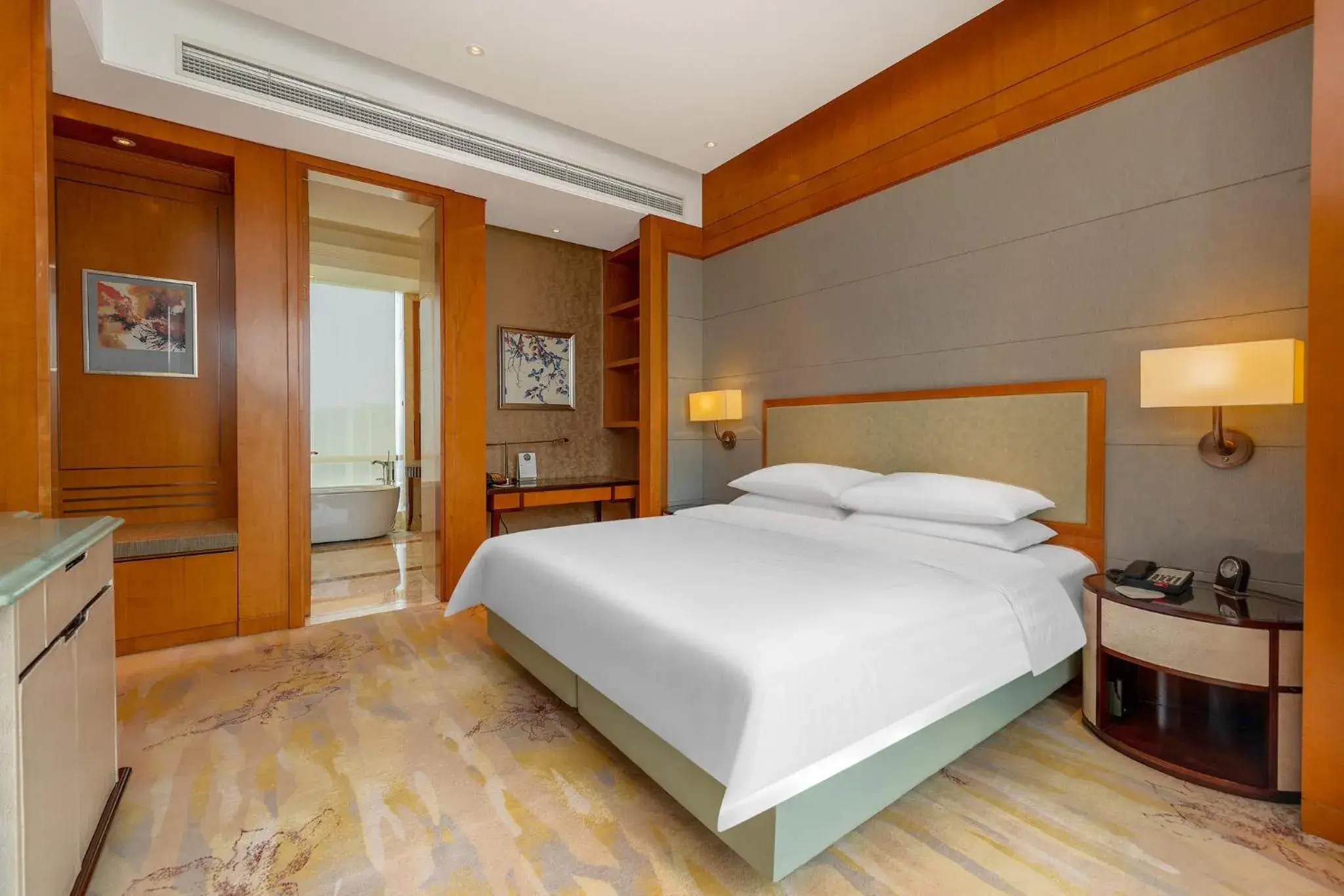 Photo of the whole room, Bed in Intercontinental Changzhou