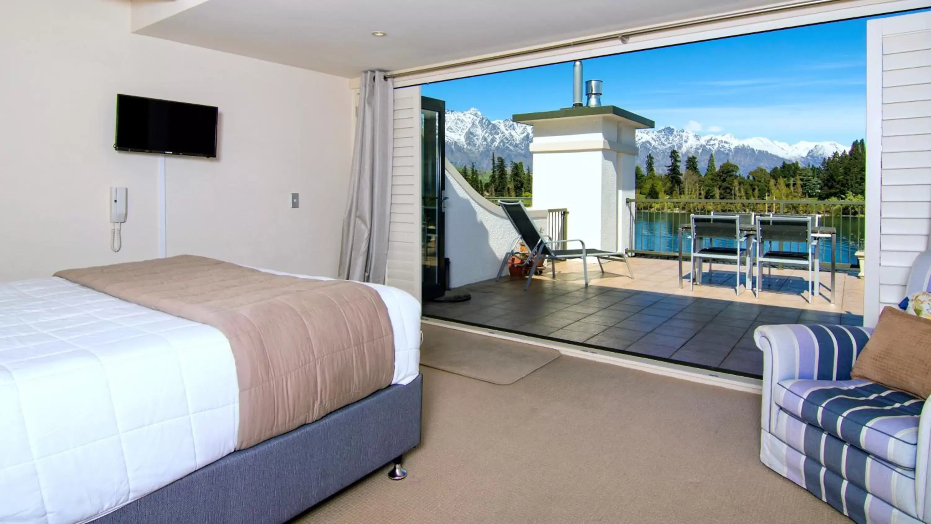 Bedroom in The Waterfront