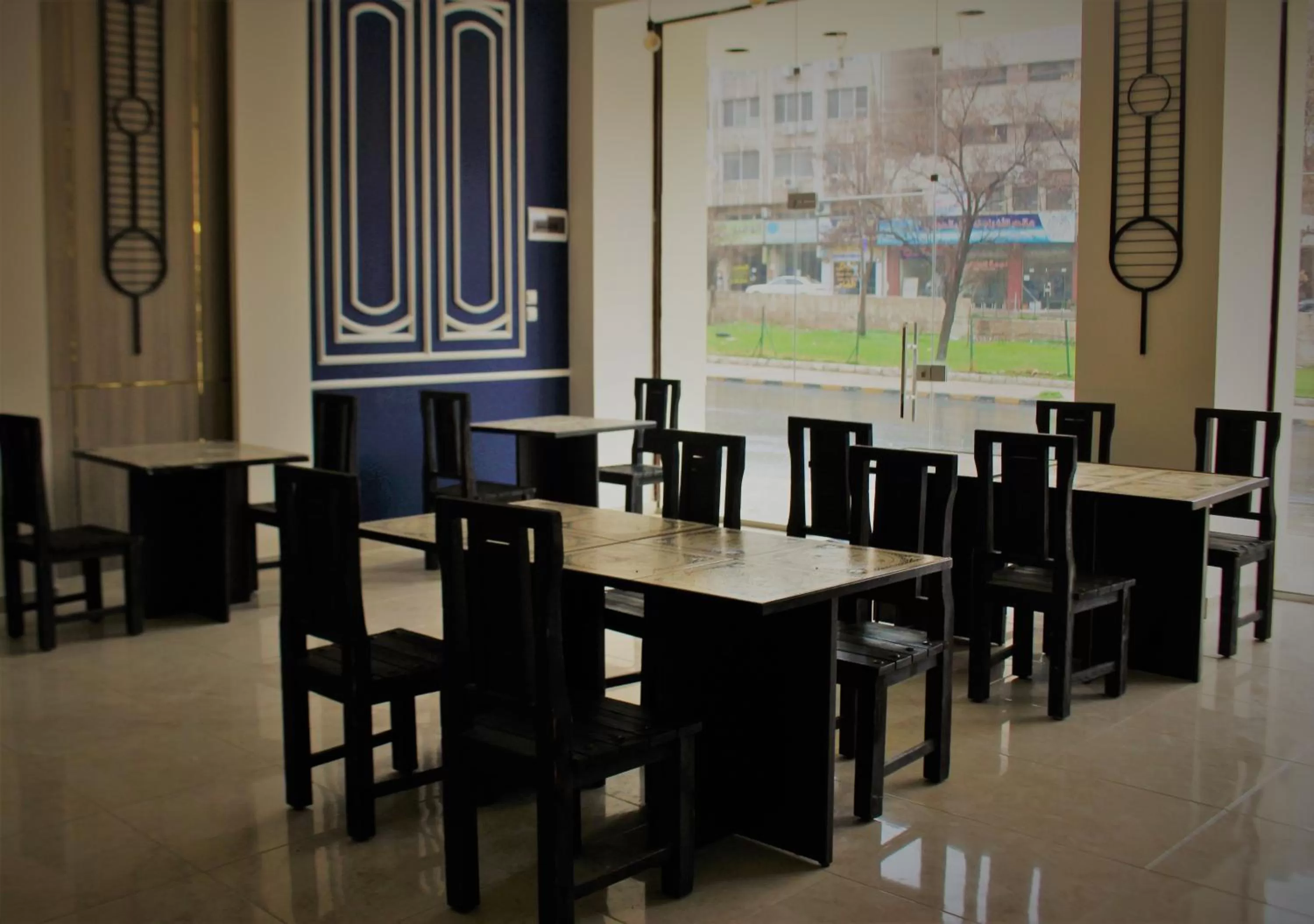 Restaurant/places to eat in New MerryLand Hotel