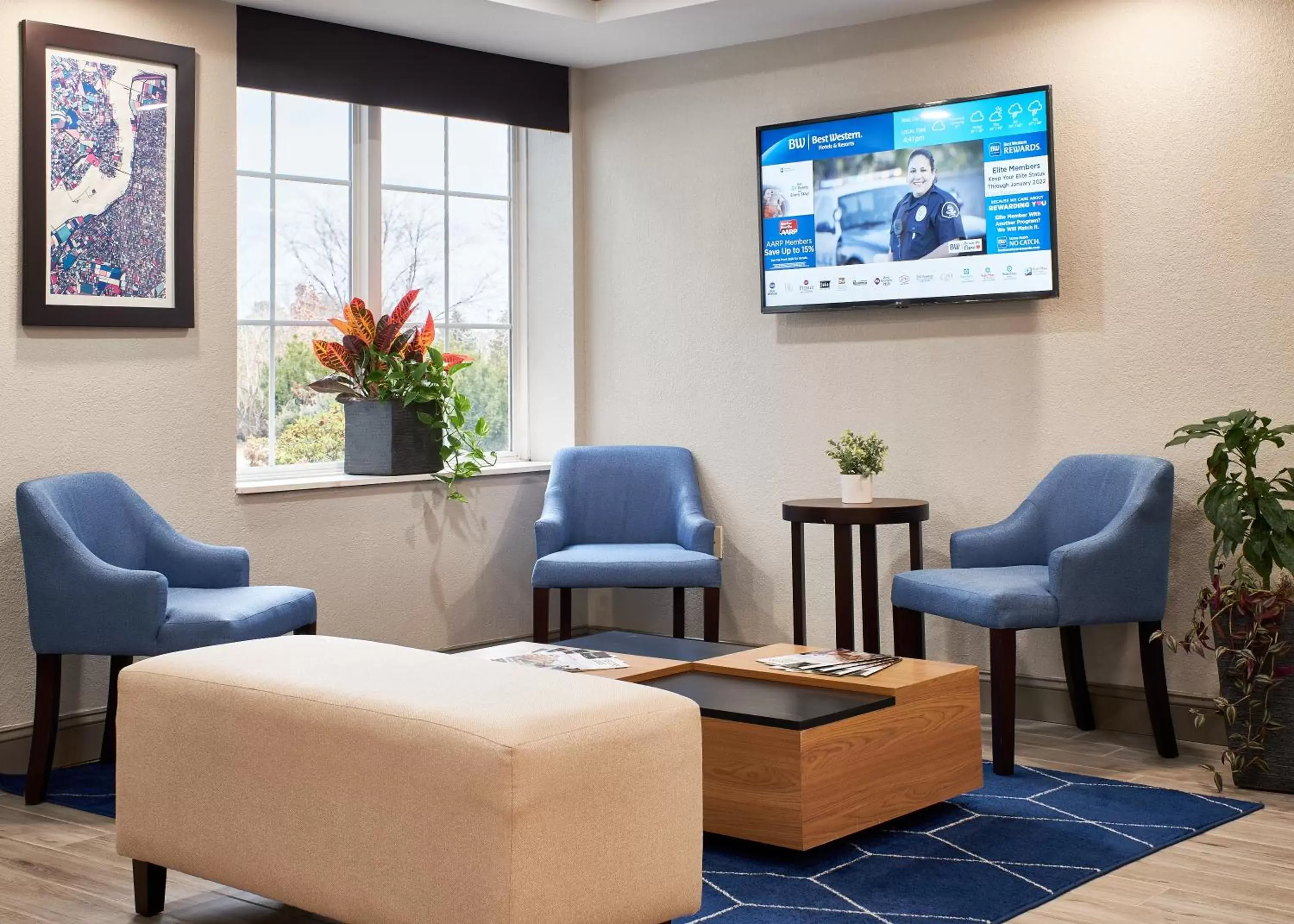 Lobby or reception, TV/Entertainment Center in Best Western Plus Executive Residency Pottstown