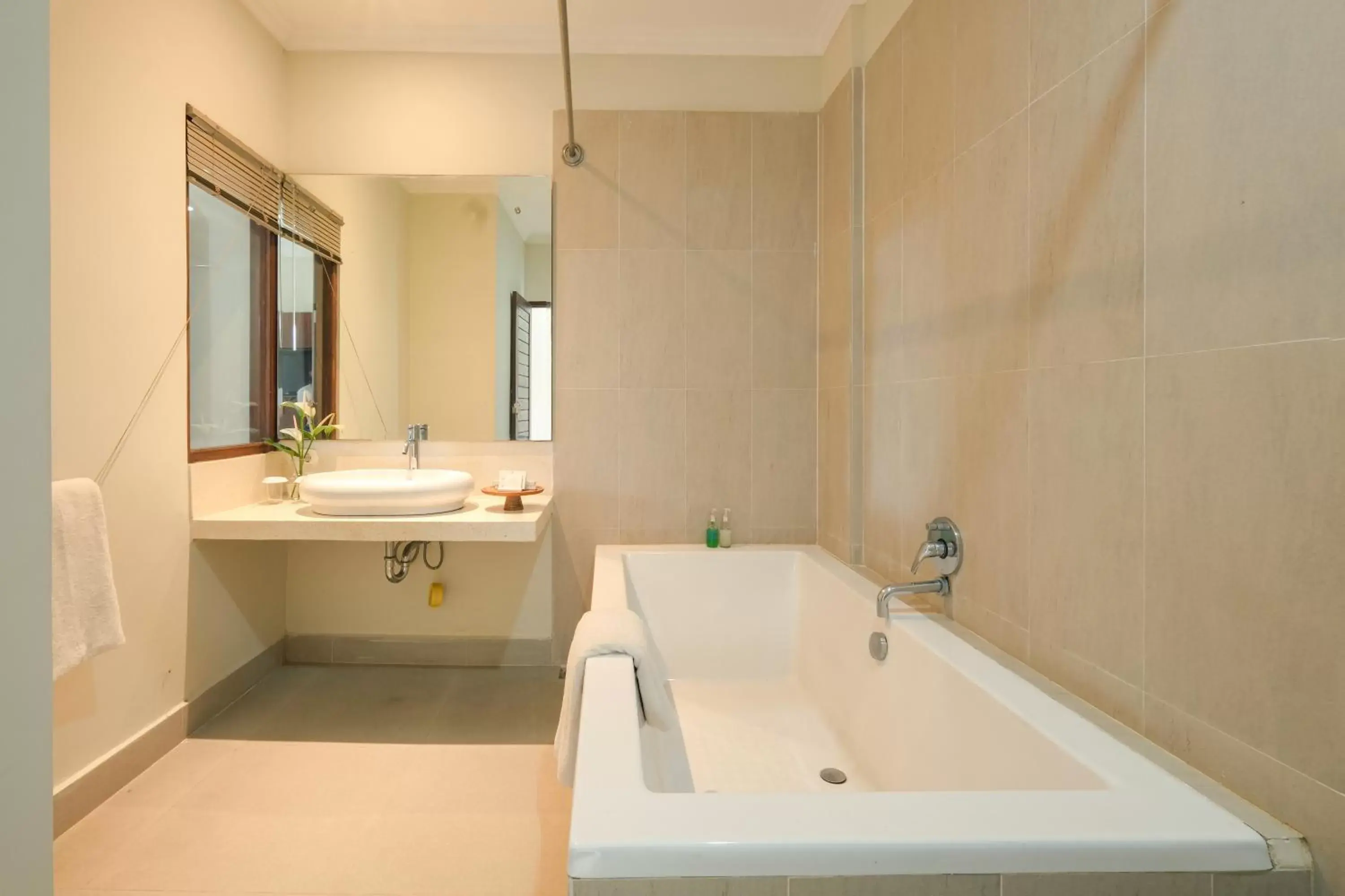 Bath, Bathroom in Artini Bisma Ubud Hotel