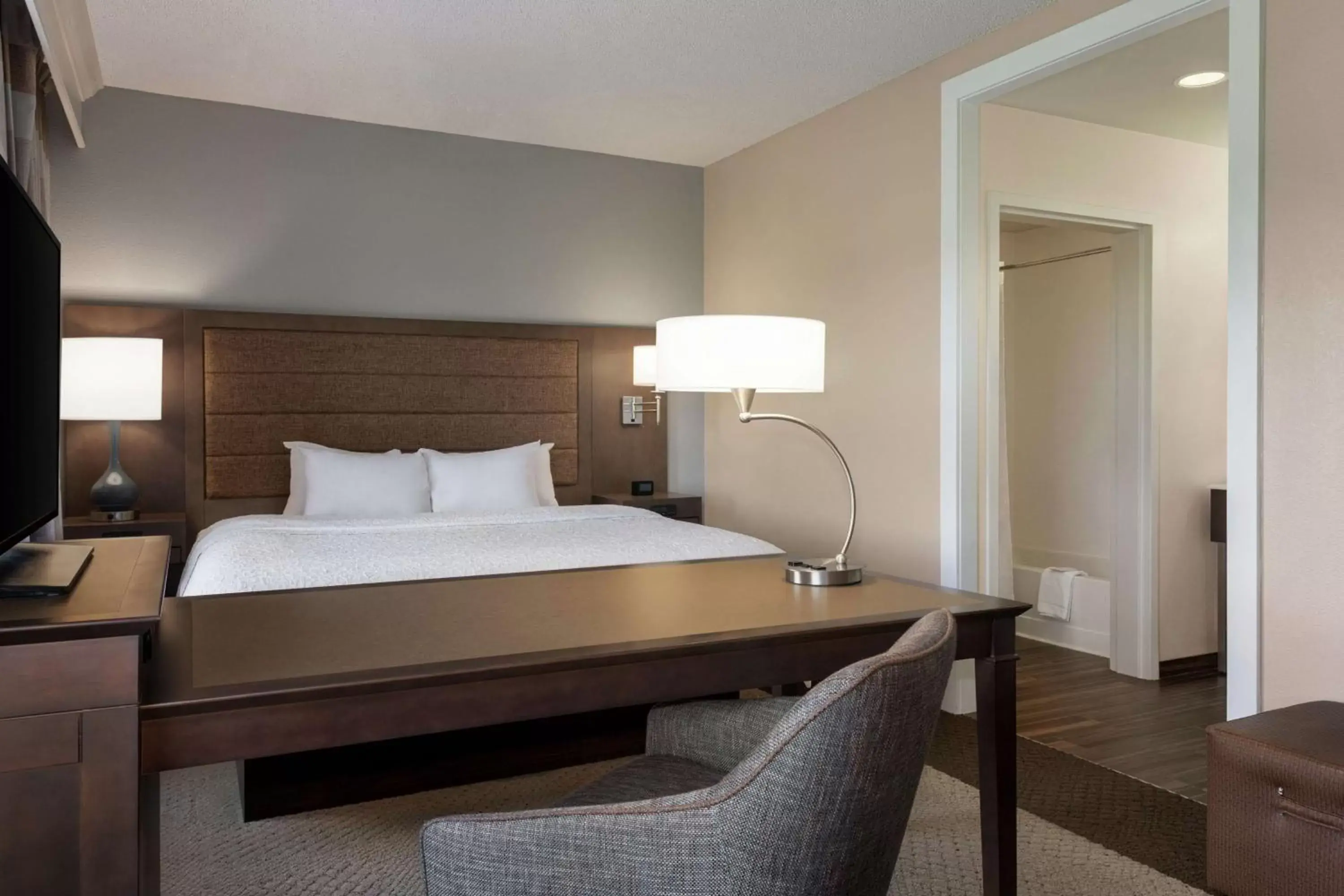 Bedroom, Bed in Hampton Inn & Suites Montgomery-EastChase