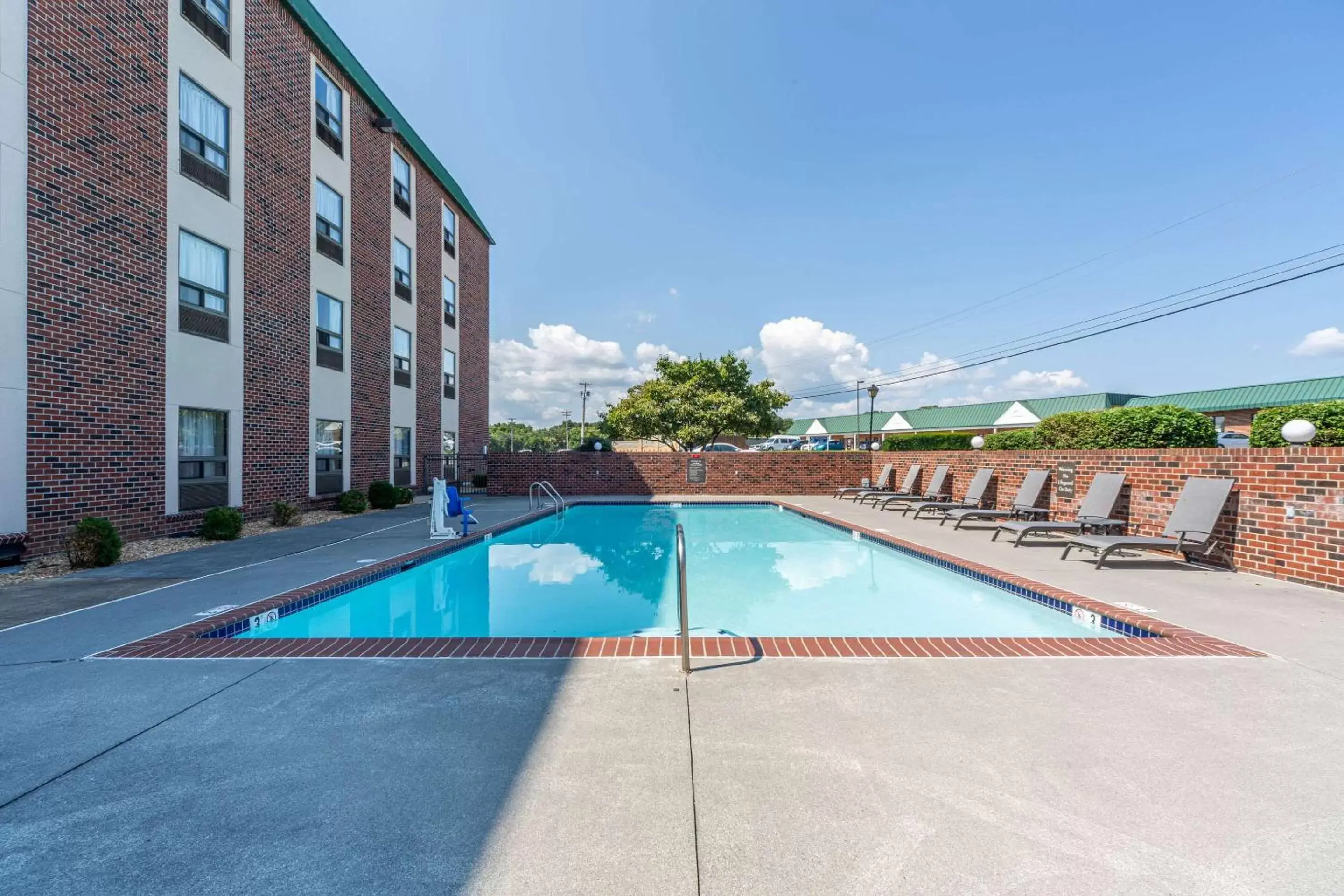 Swimming Pool in Comfort Inn Martinsburg