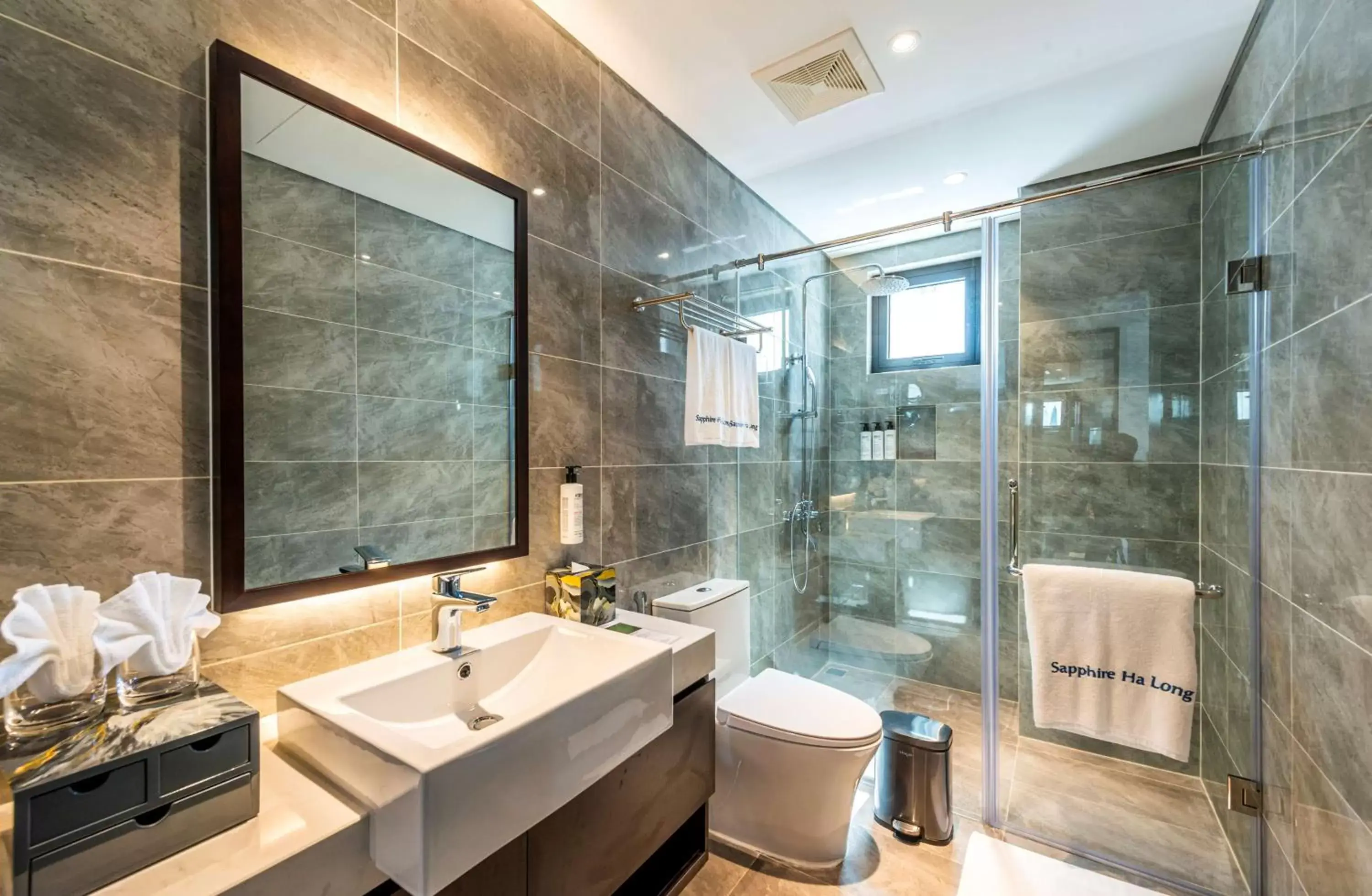 Bathroom in Best Western Premier Sapphire Ha Long