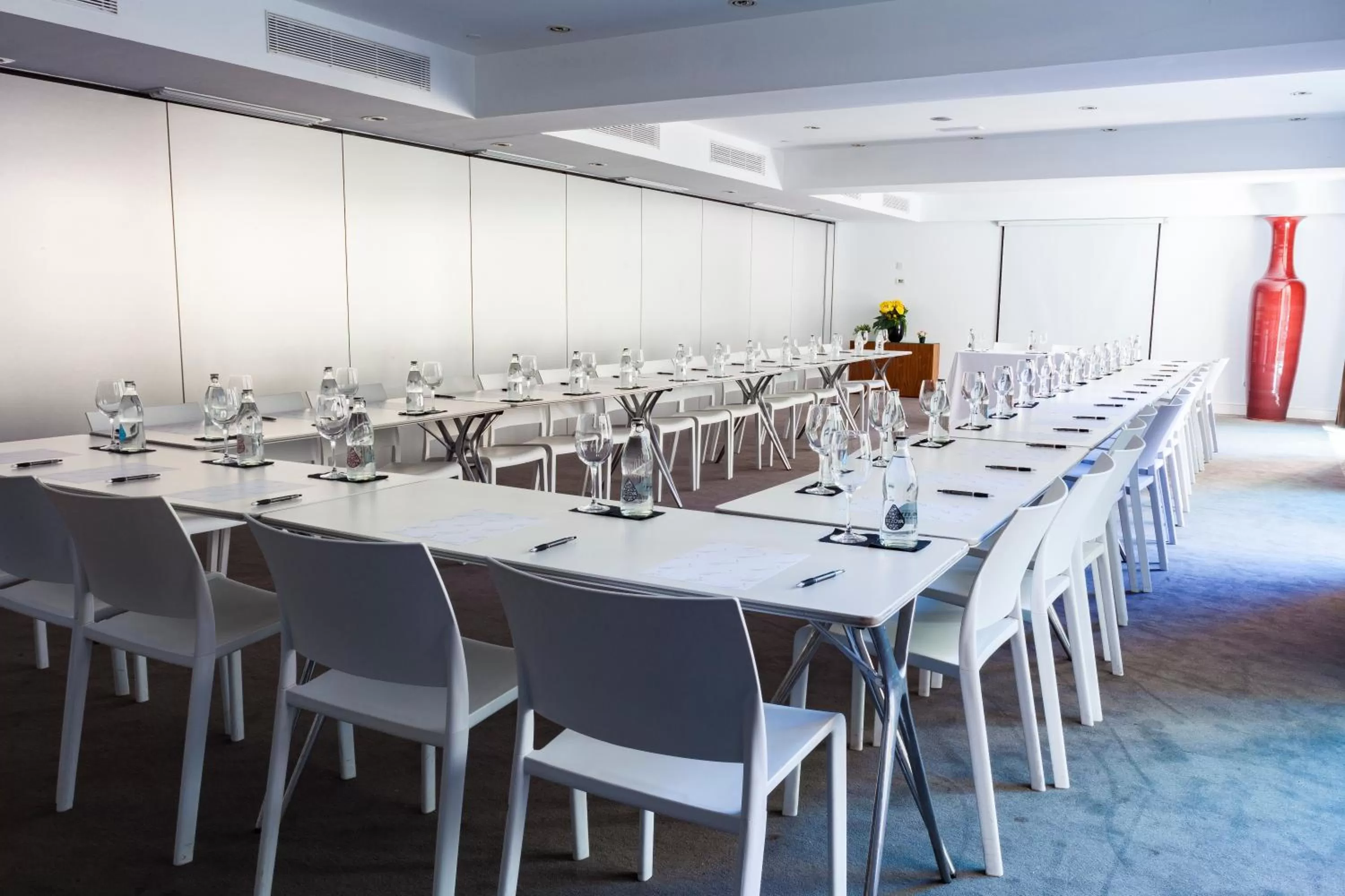 Business facilities in Palacio Avenida