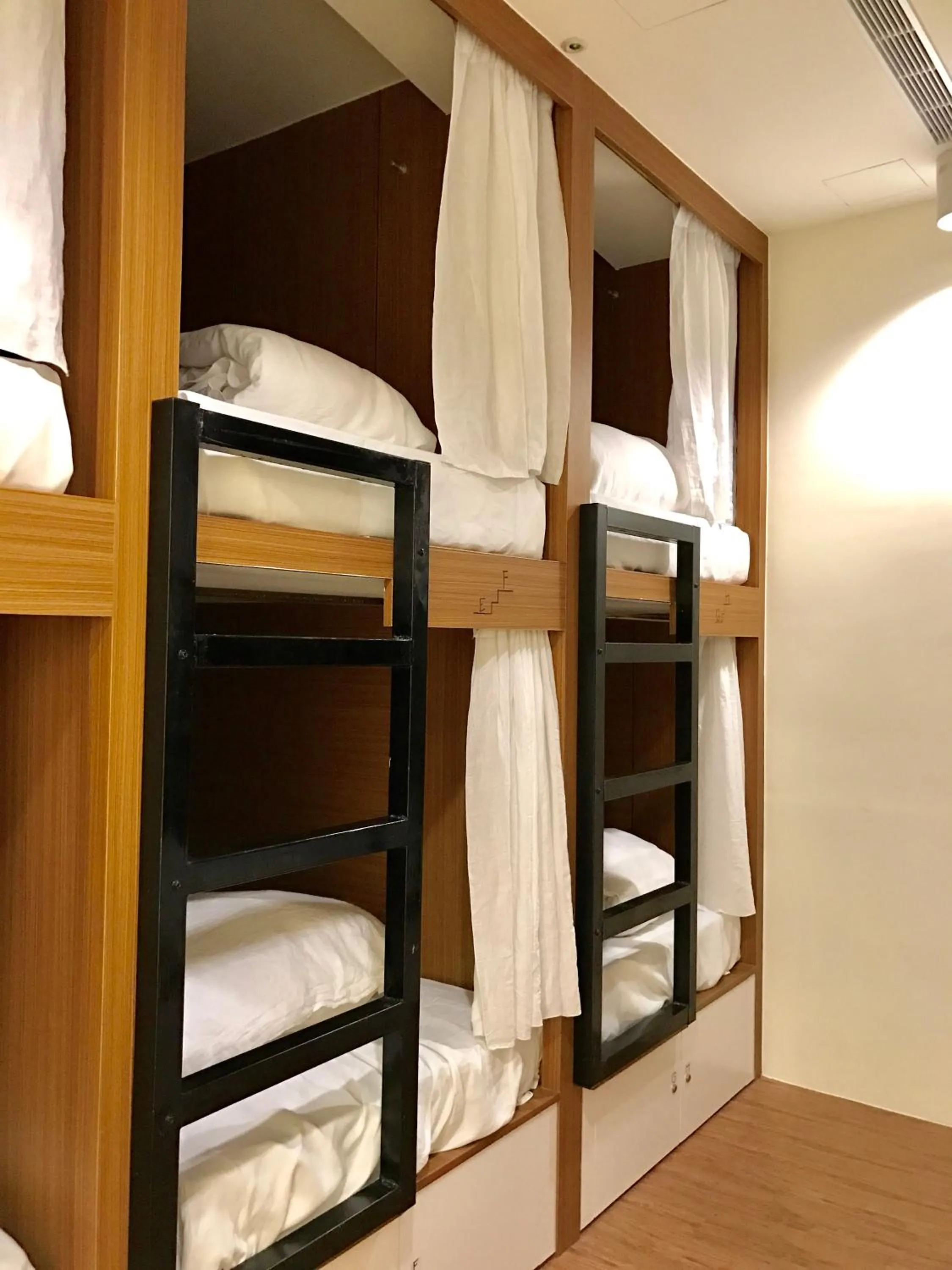 Photo of the whole room, Bed in Master Chitow Hostel