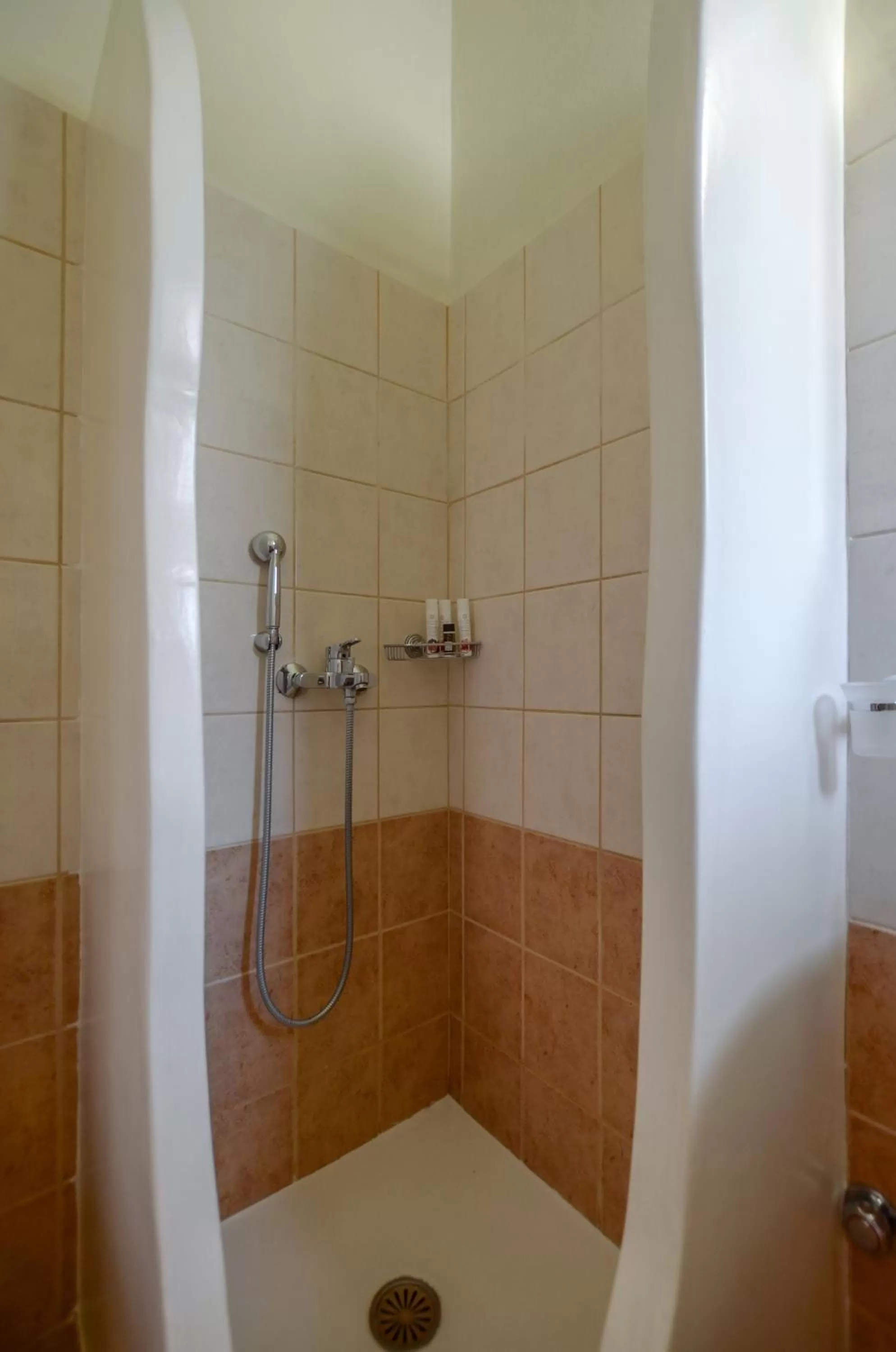 Bathroom in Panormos Hotel and Studios