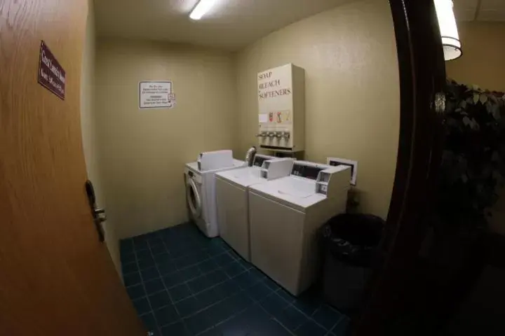 laundry, Bathroom in Americas Best Value Inn Prescott Valley