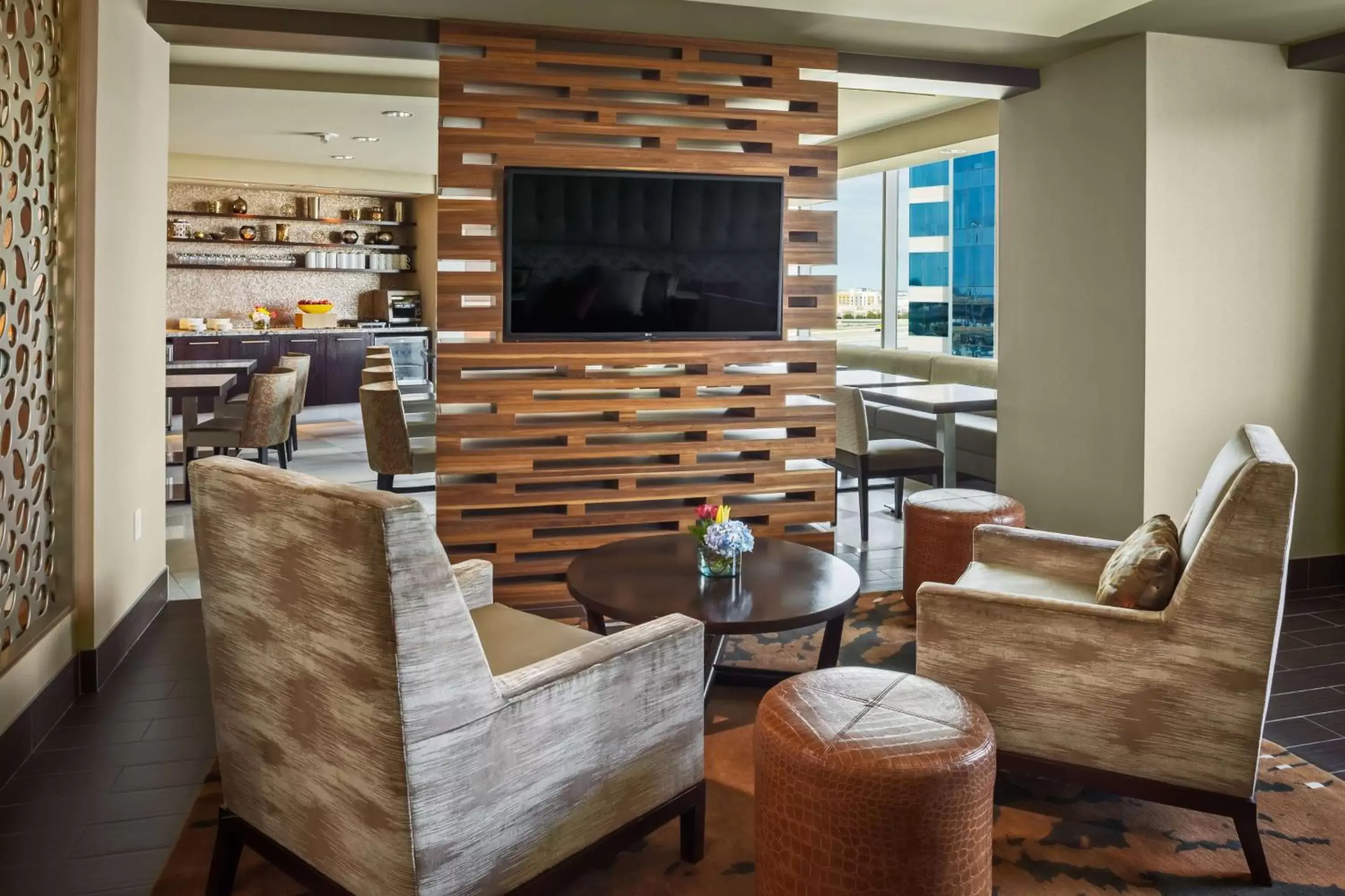Property building, Lounge/Bar in Hilton Dallas/Plano Granite Park