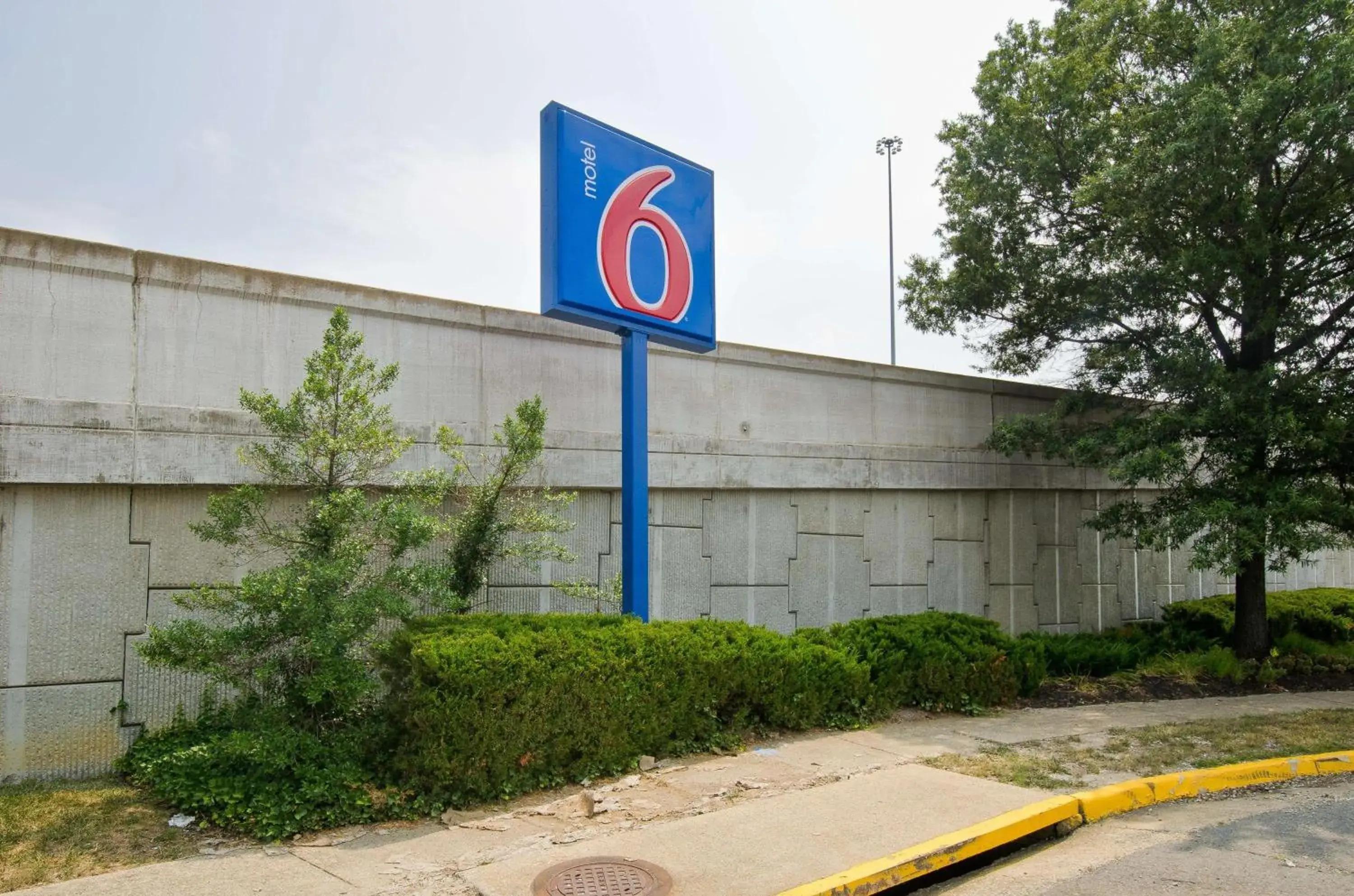 Property building, Facade/Entrance in Motel 6-Springfield, DC - Washington Southwest